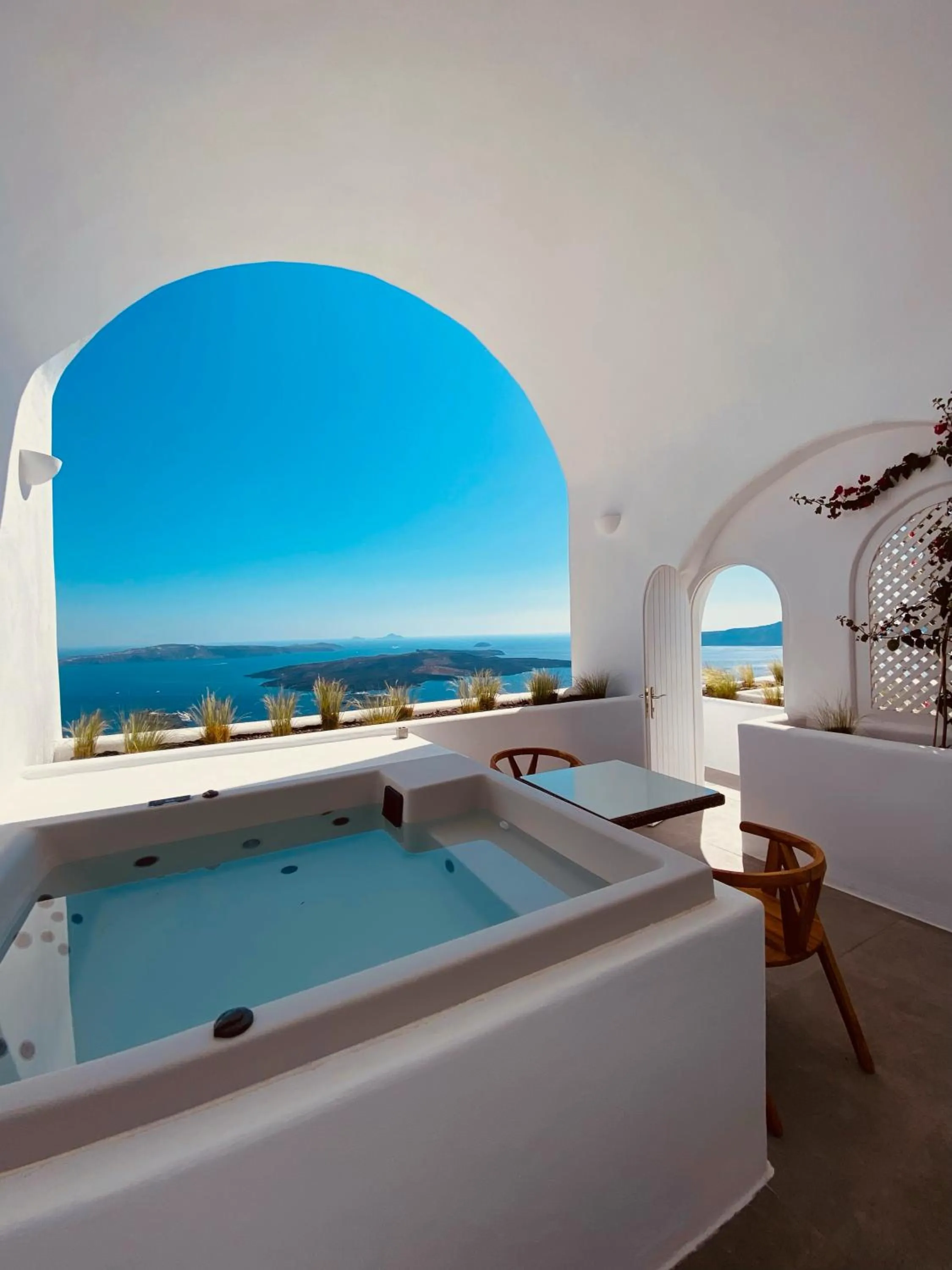 Hot Tub in Nomikos Villas