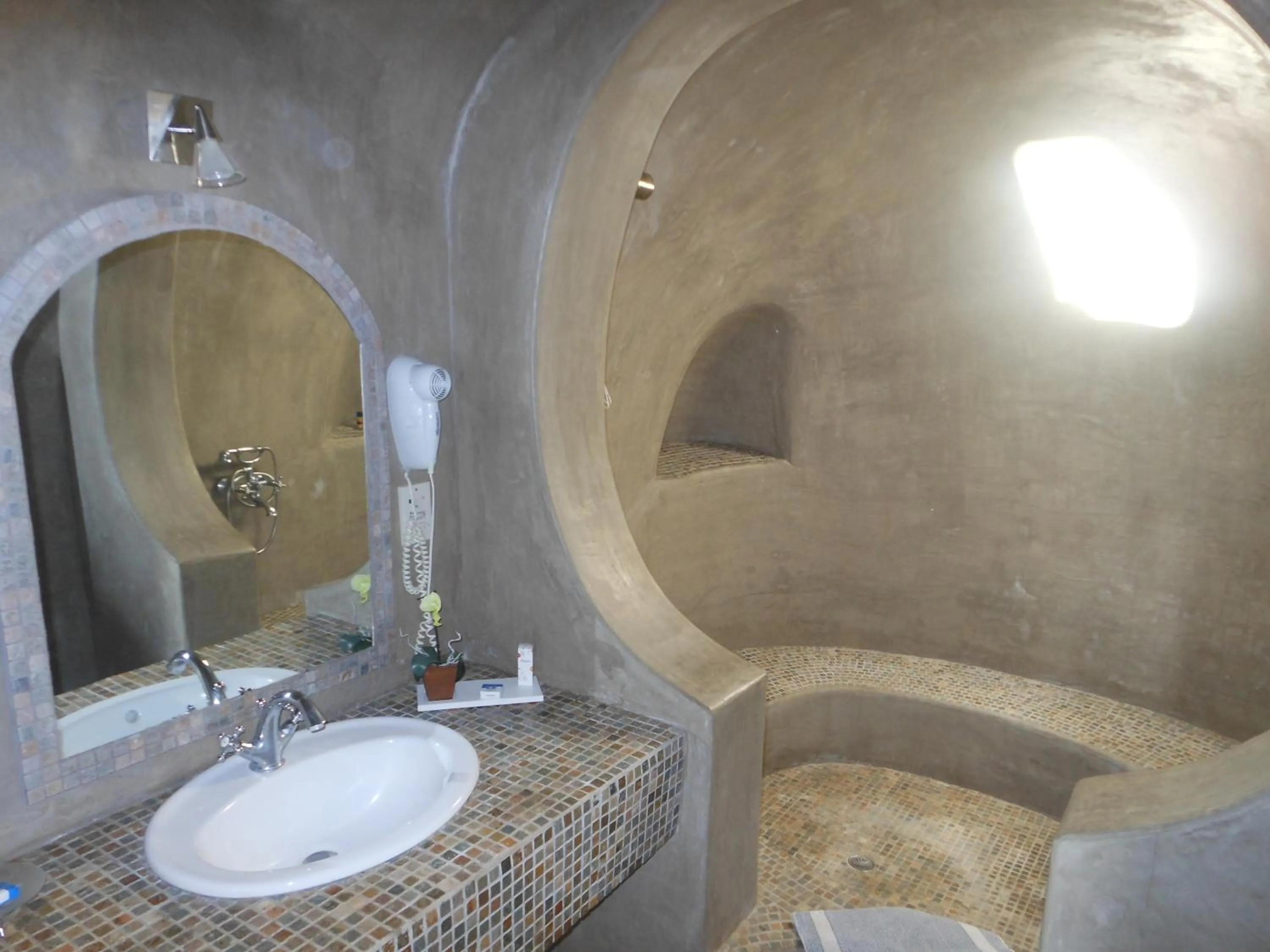 Bathroom in Nomikos Villas