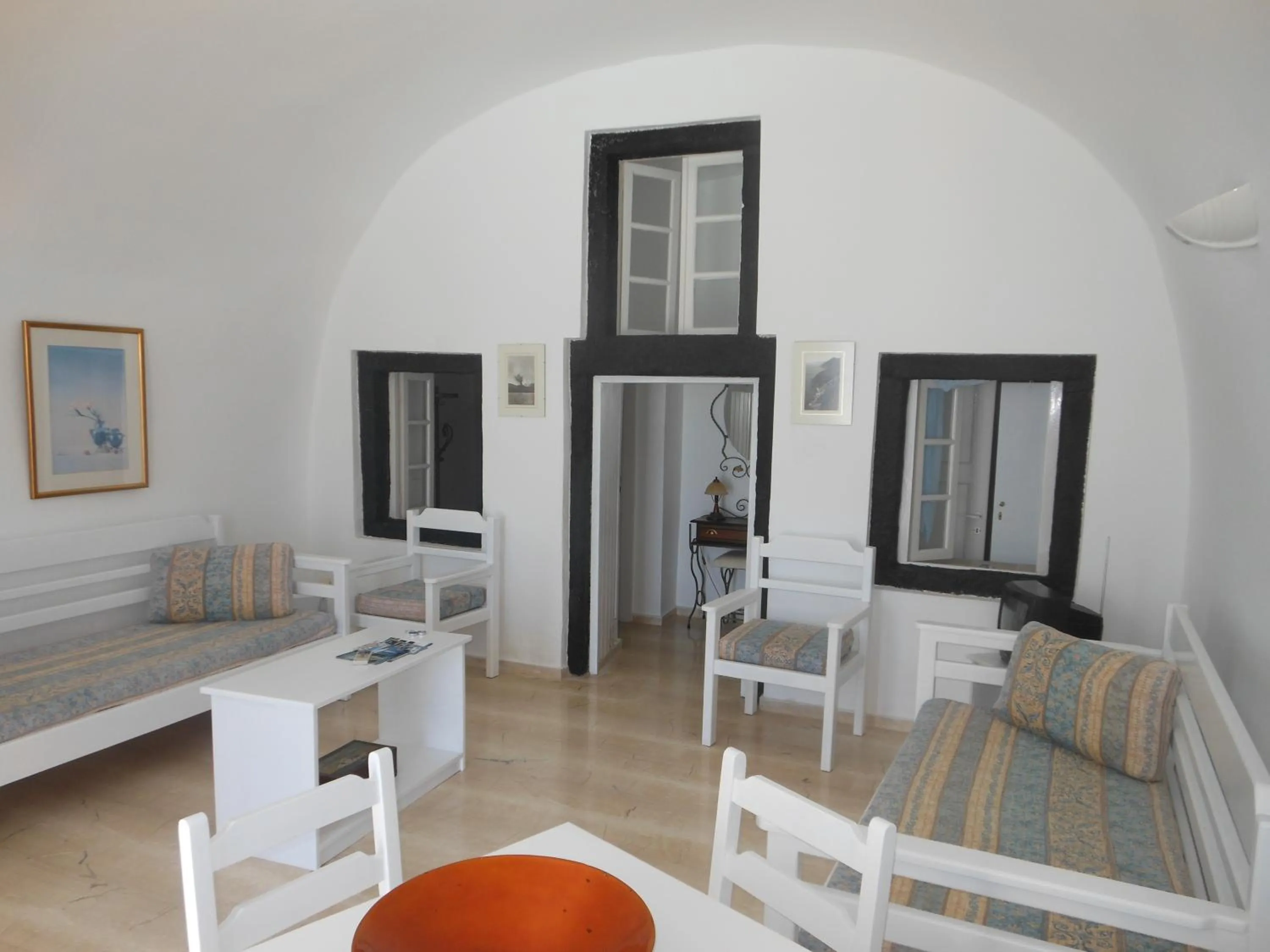 Living room in Nomikos Villas