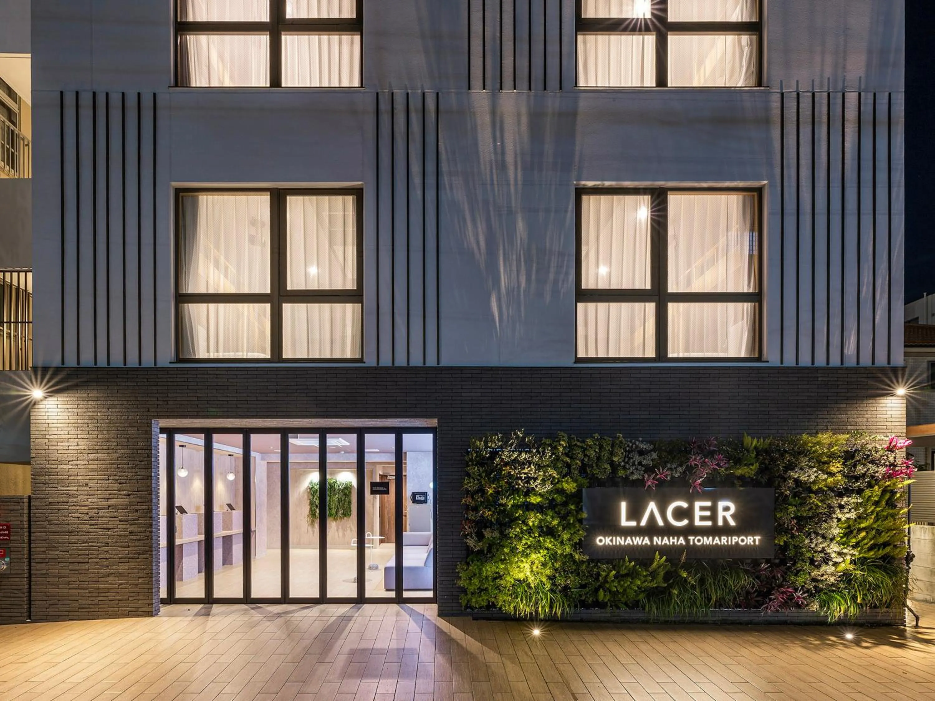 Property building in LACER OKINAWA NAHA Tomariport