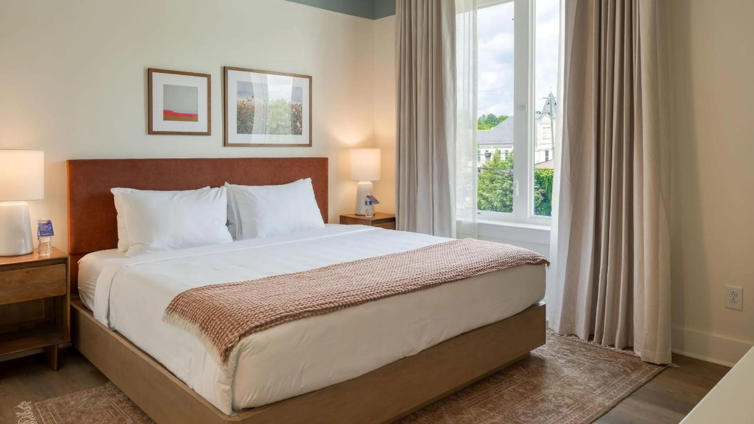 Bedroom, Bed in The Gilmore, an AvantStay Hotel