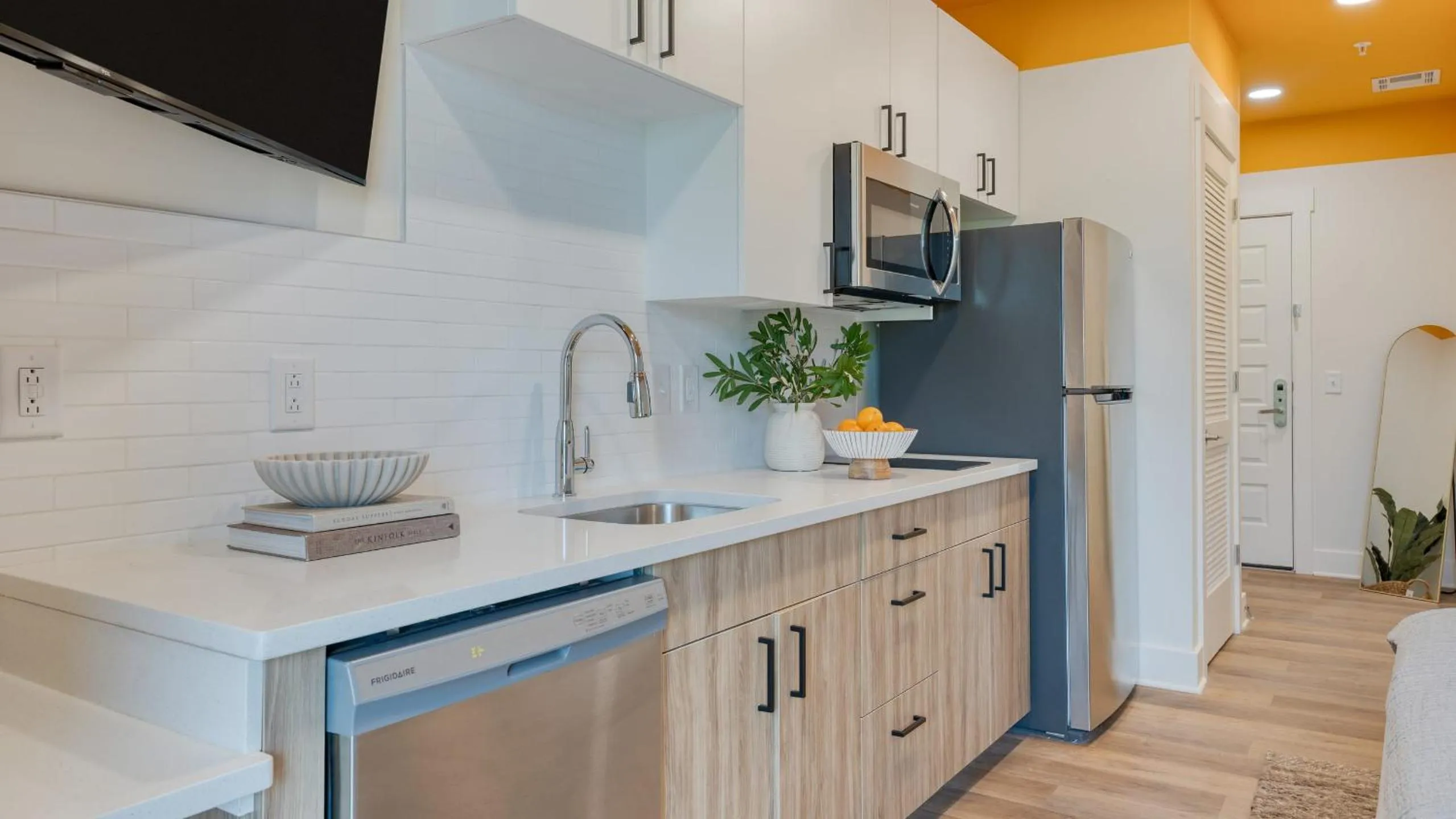 Kitchen or kitchenette in The Gilmore, an AvantStay Hotel