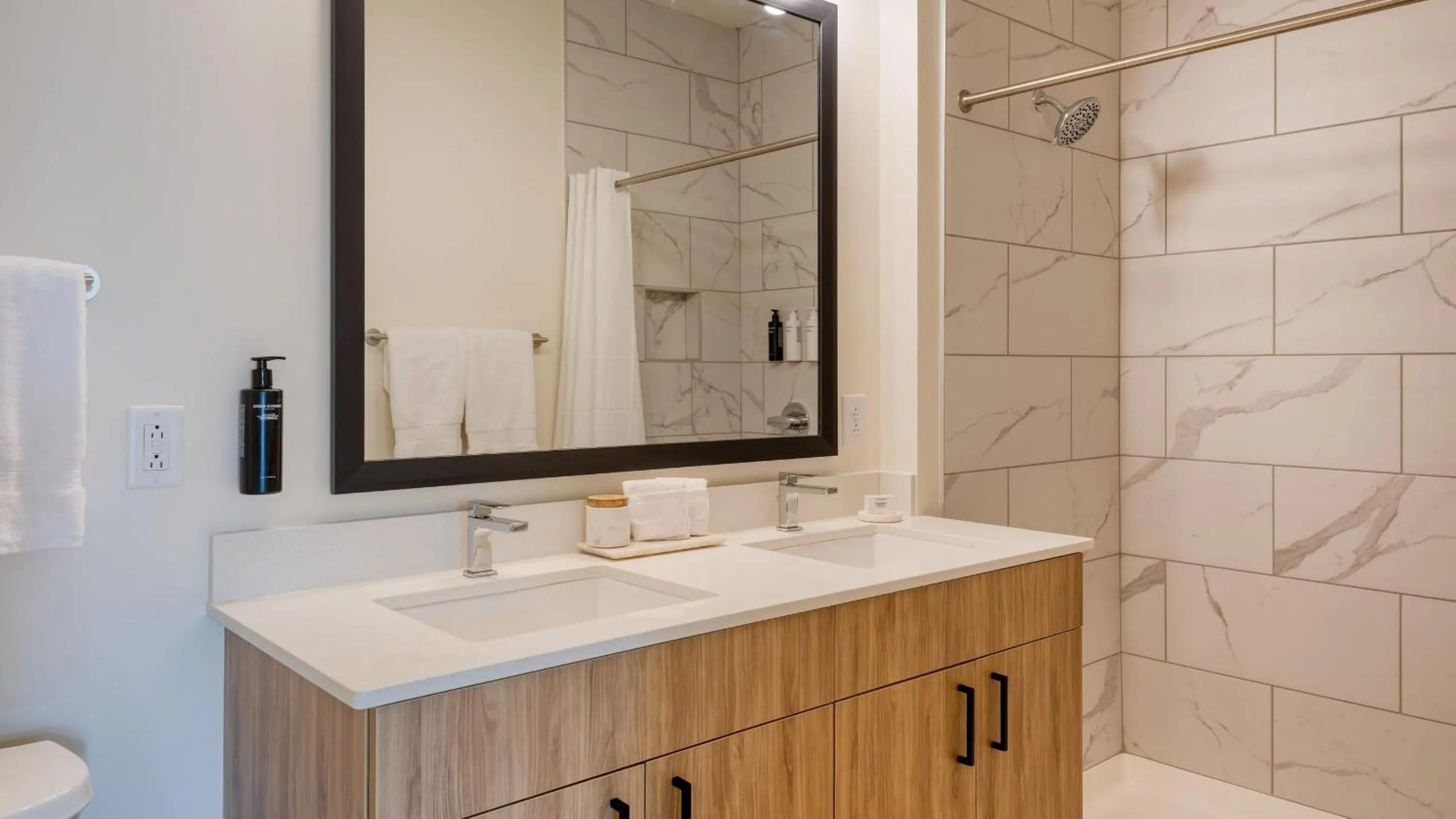 Bathroom in The Gilmore, an AvantStay Hotel