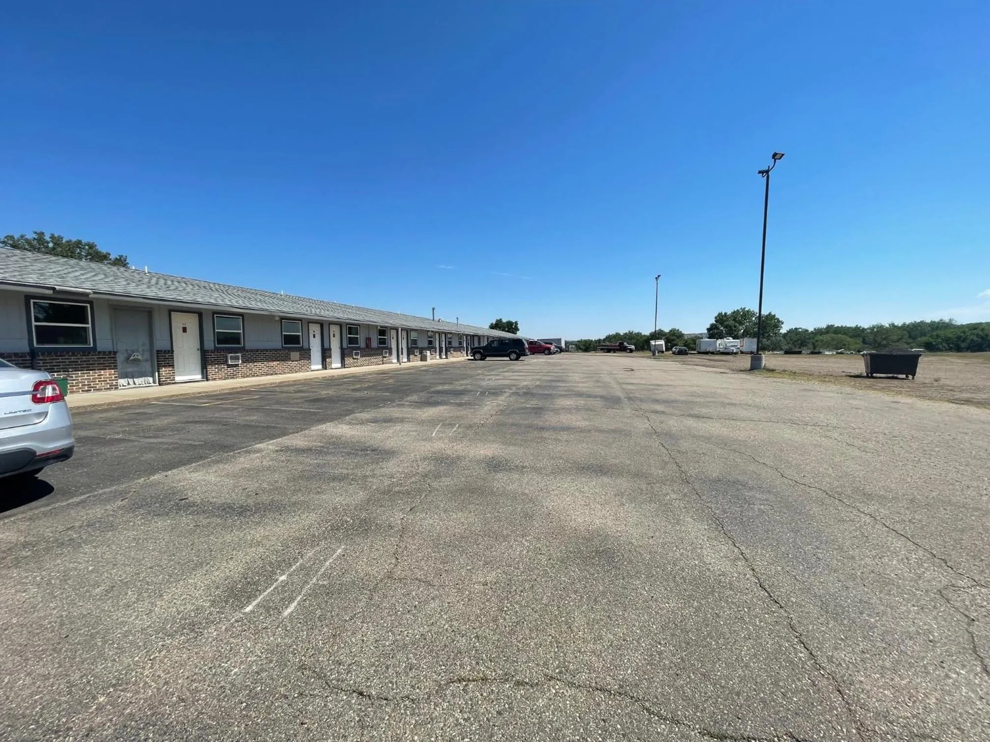 Property building in Riverside Inn