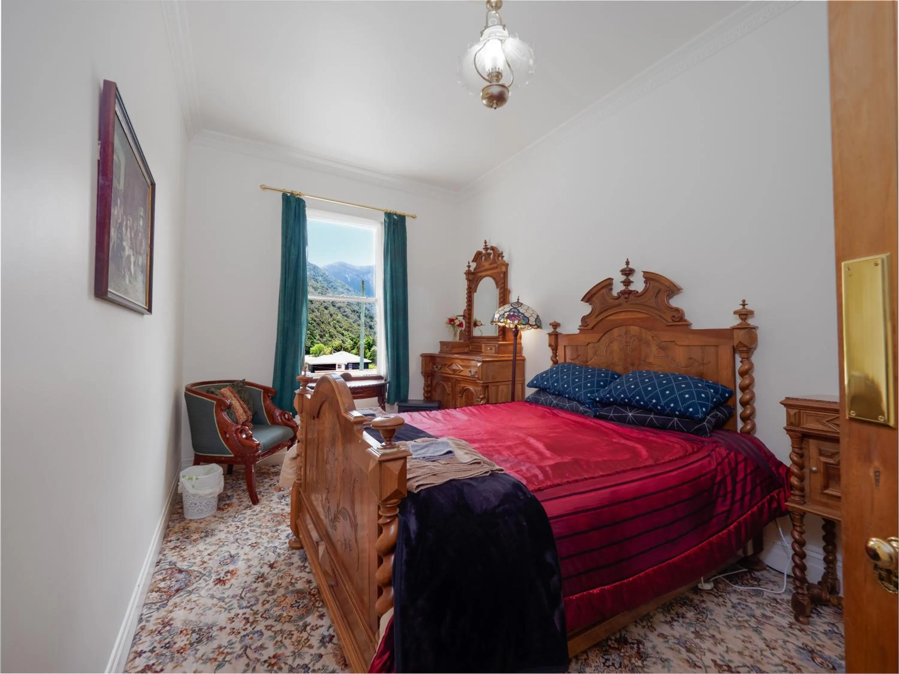 Photo of the whole room, Bed in Otira Stagecoach Hotel