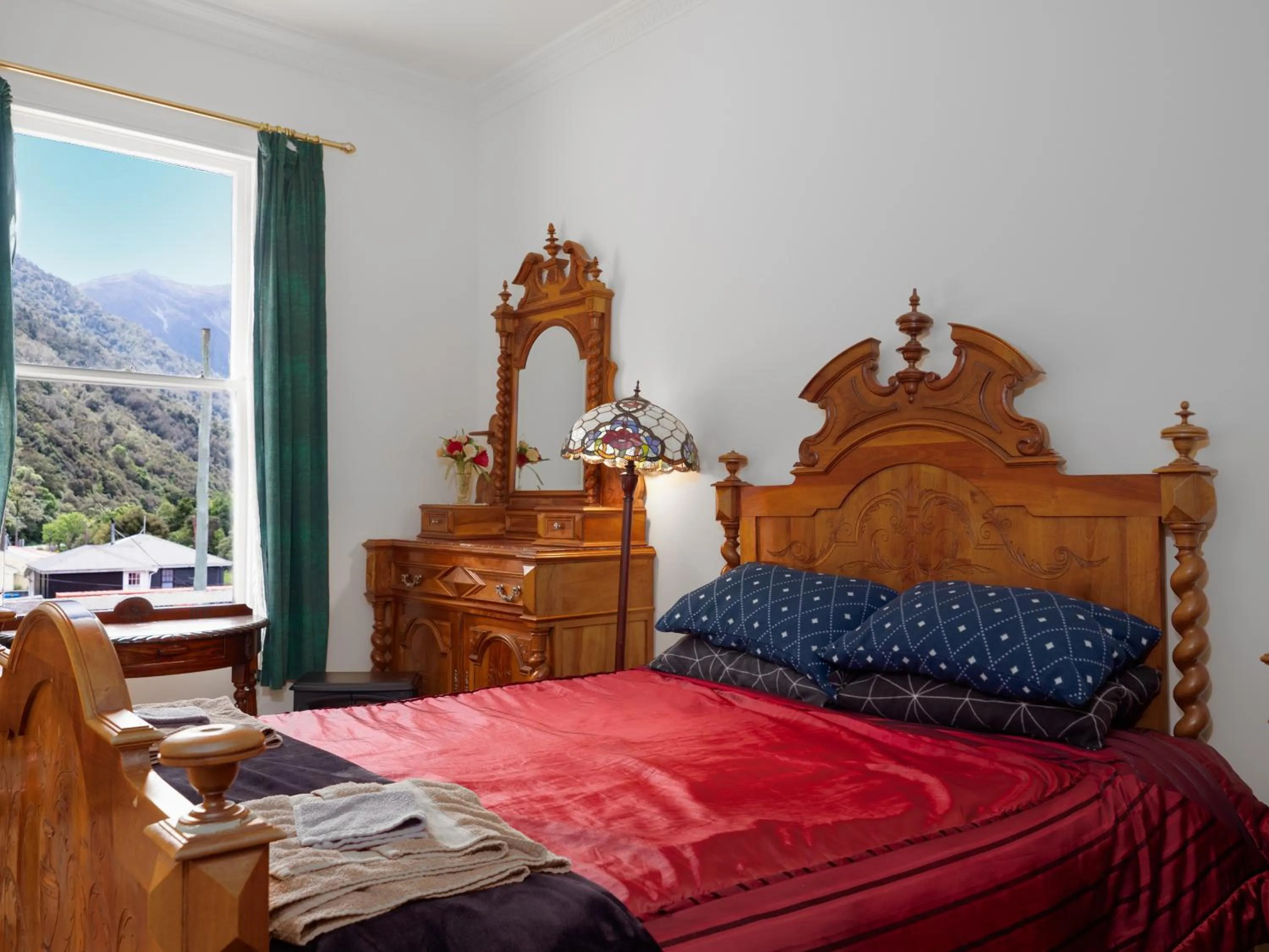 Bed in Otira Stagecoach Hotel