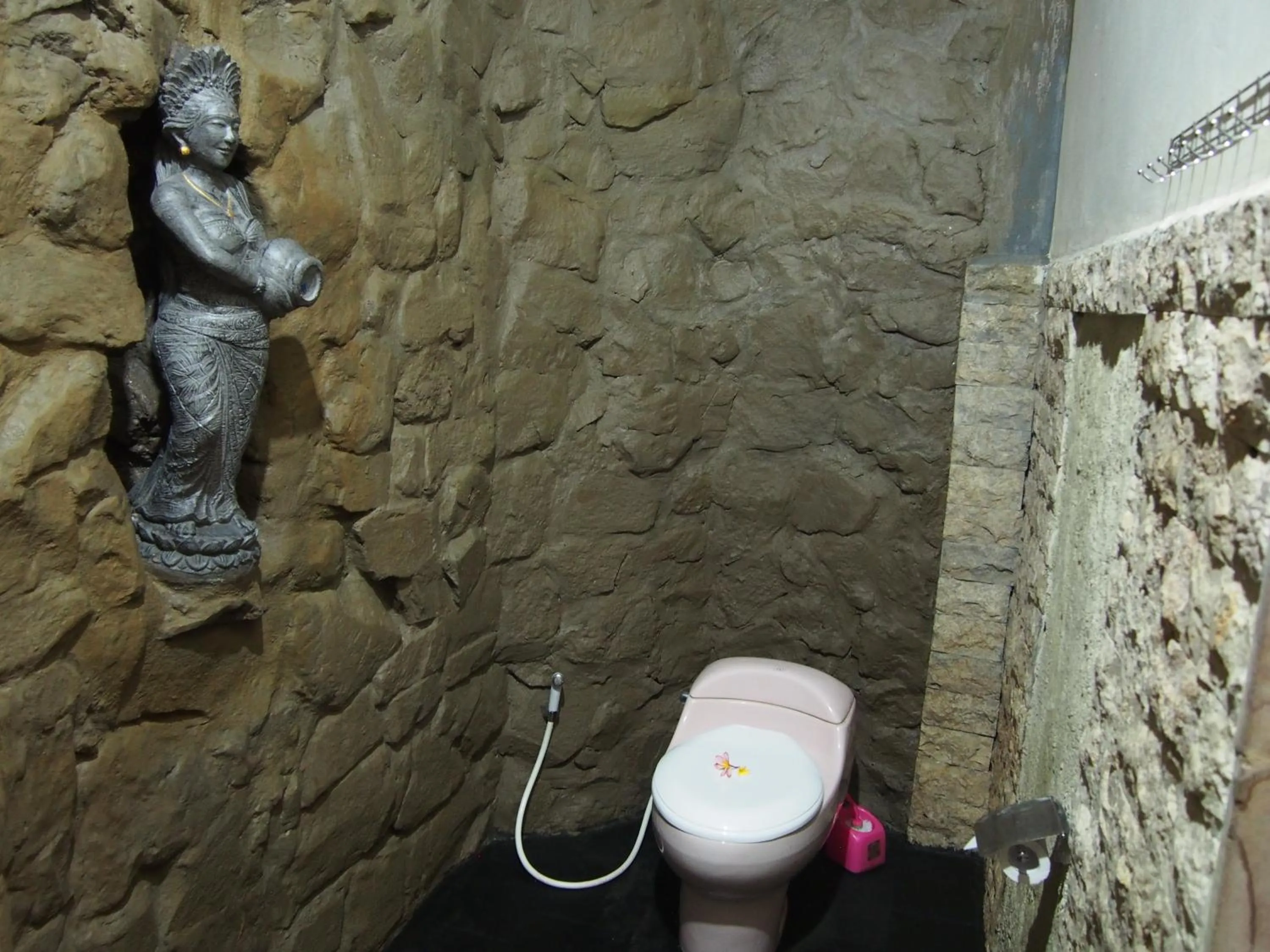 Toilet in Junjungan Suite