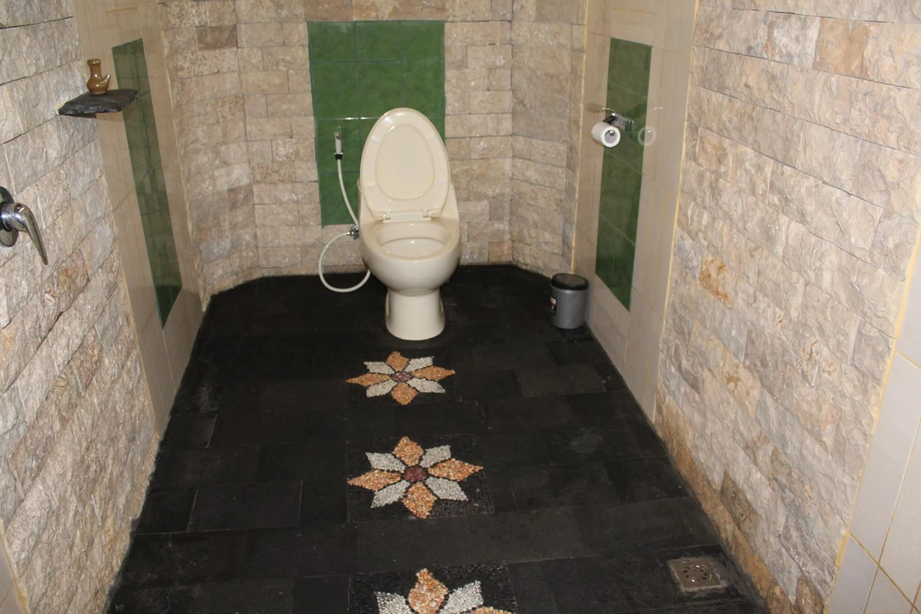 Toilet in Junjungan Suite