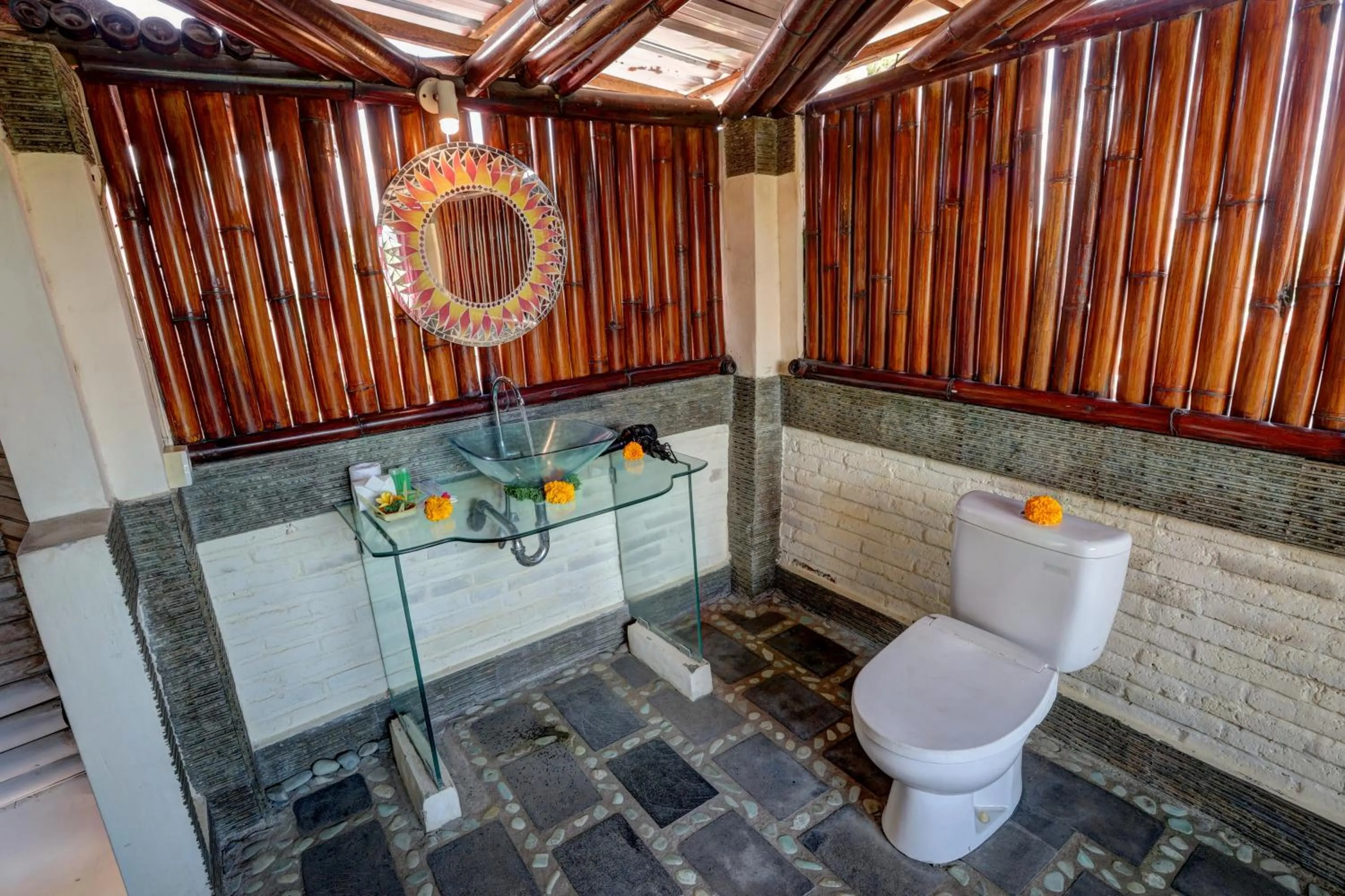 Toilet in Junjungan Suite