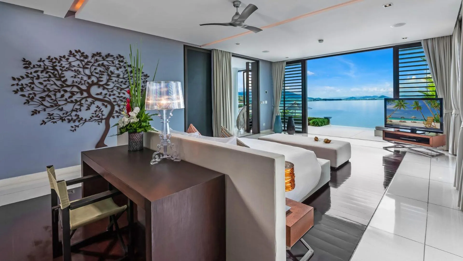 Bed in Ocean's 11 Villa