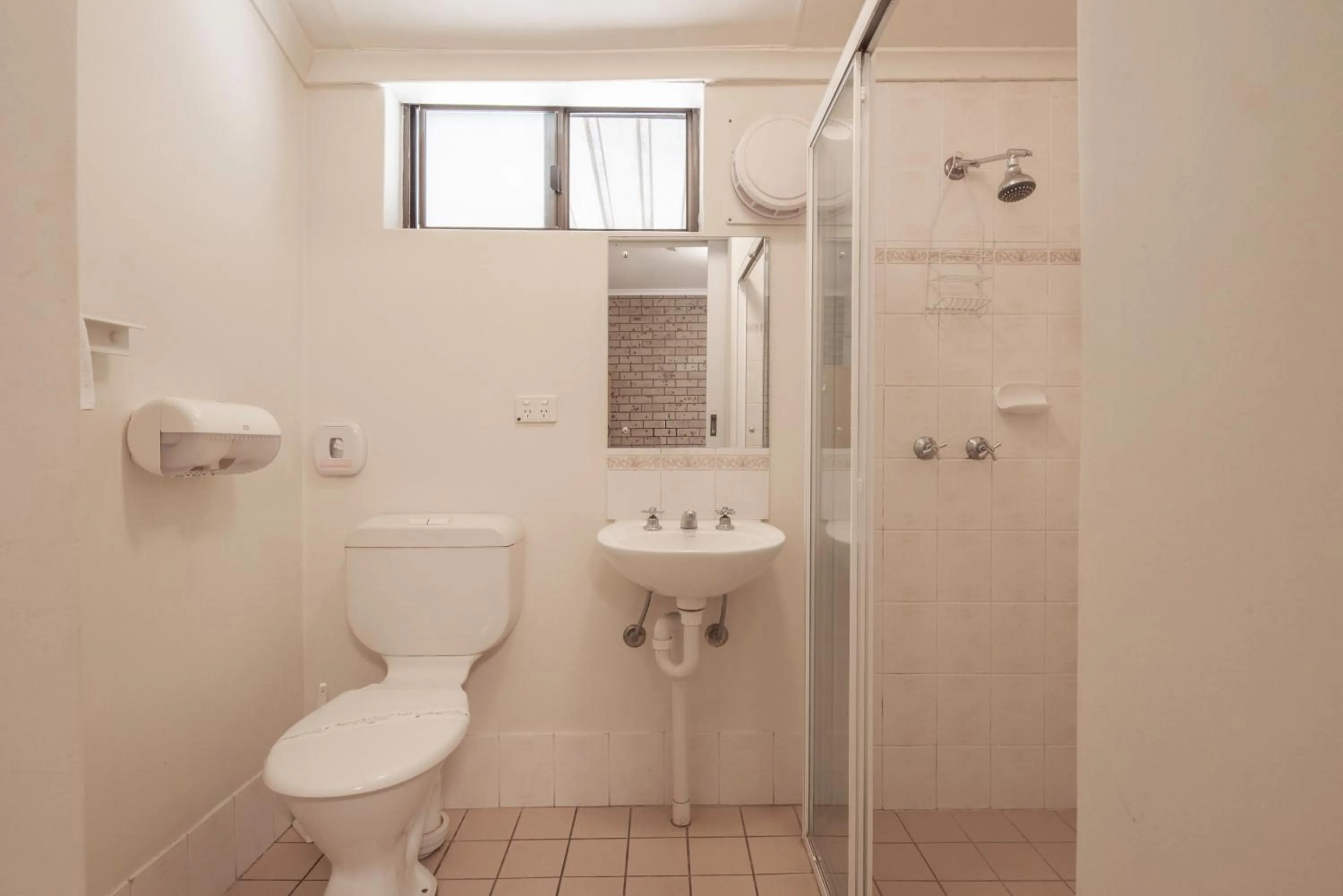 Bathroom in Echo Holiday Parks - Windsor Gardens