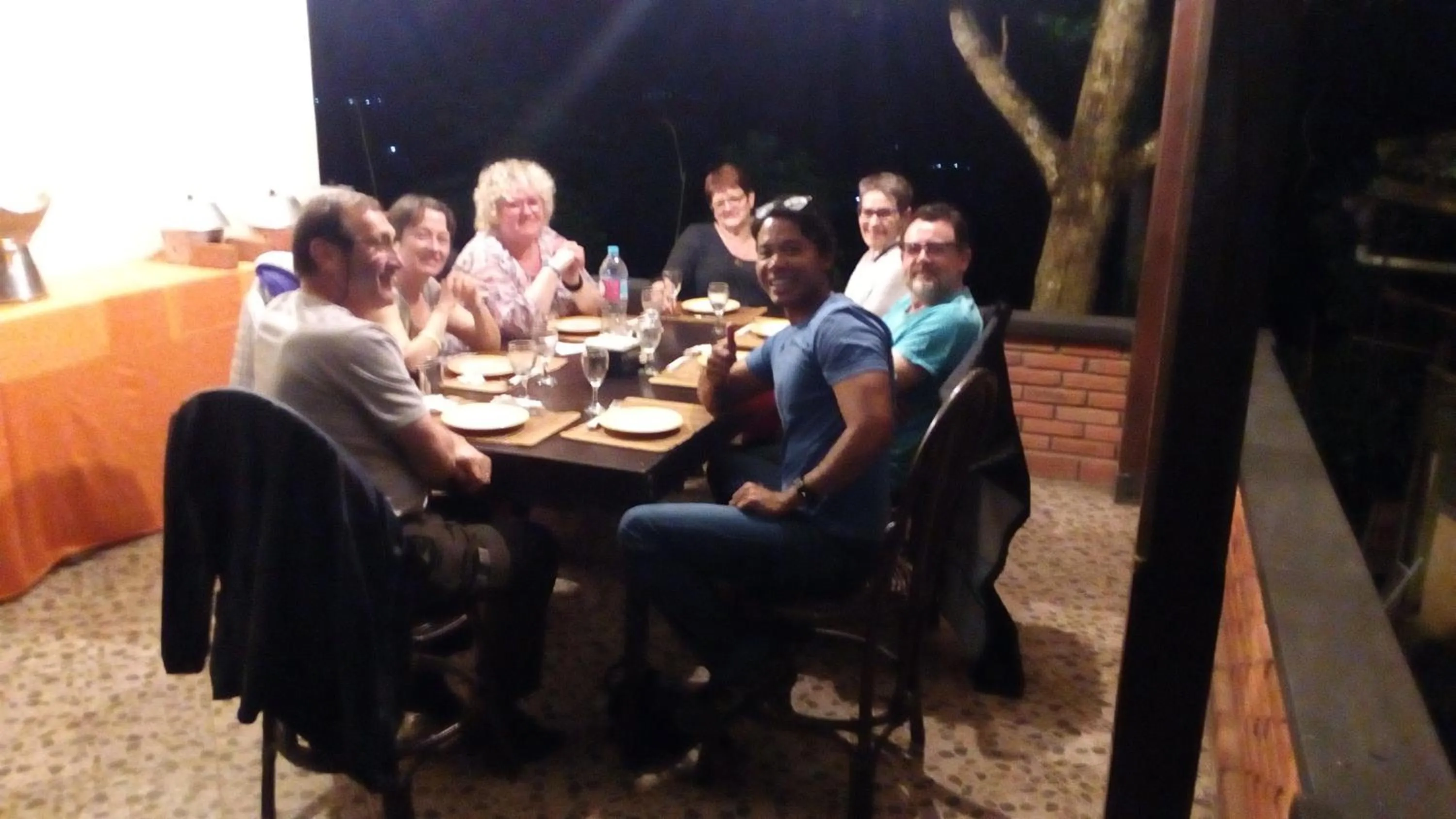 Restaurant/places to eat in Guru Ratna