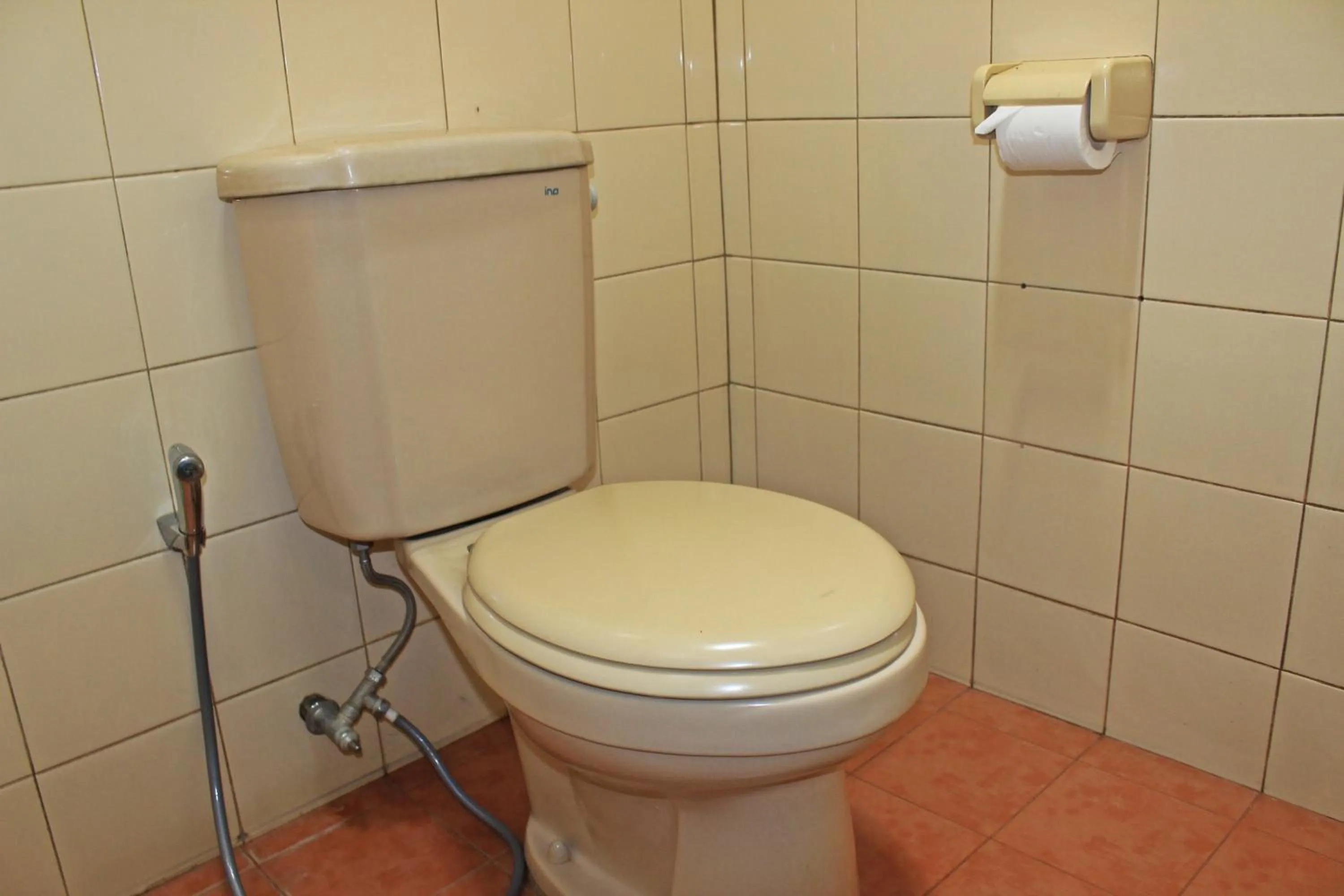 Shower in Guru Ratna