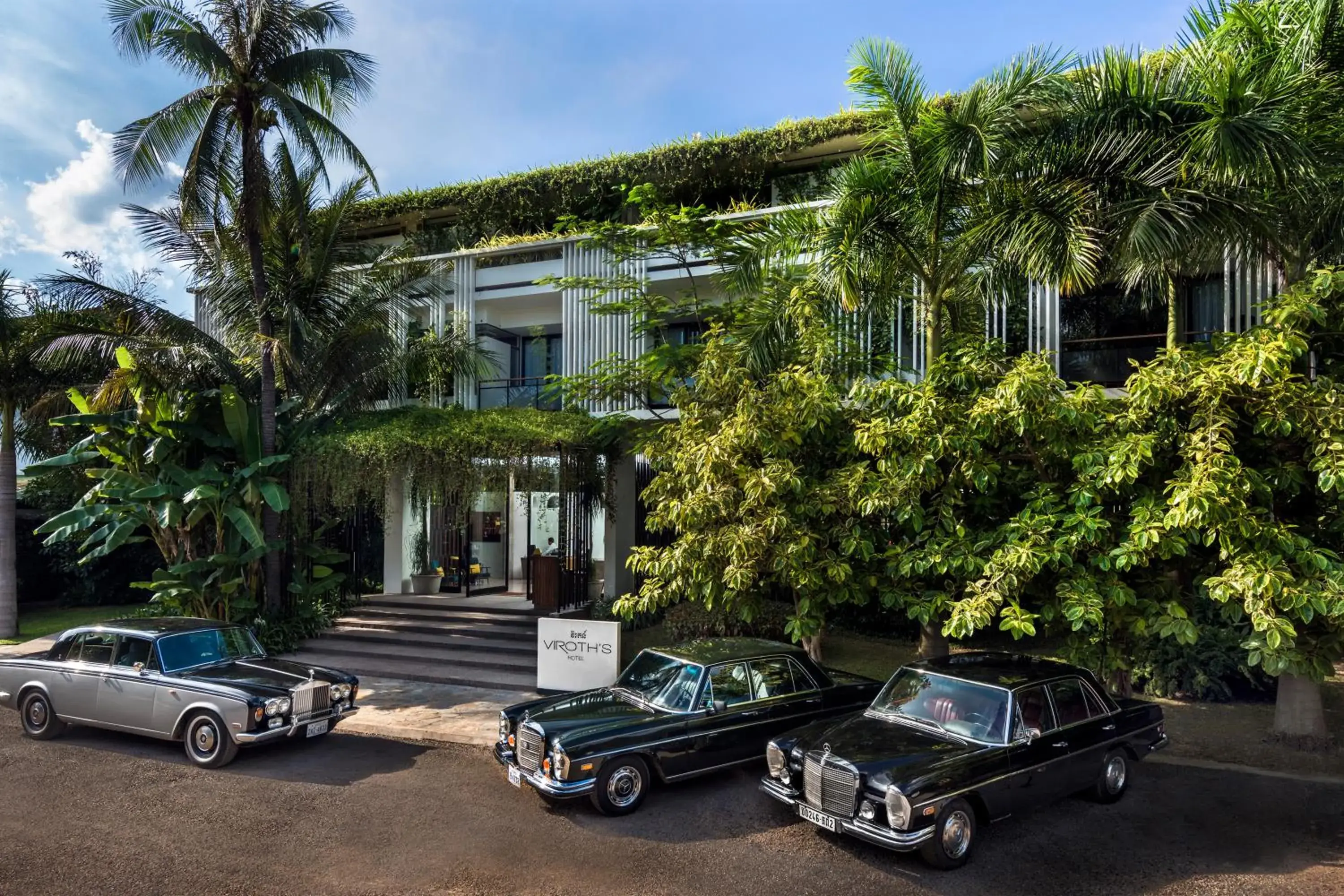 Property building in Viroth's Hotel Property building in Viroth's Hotel