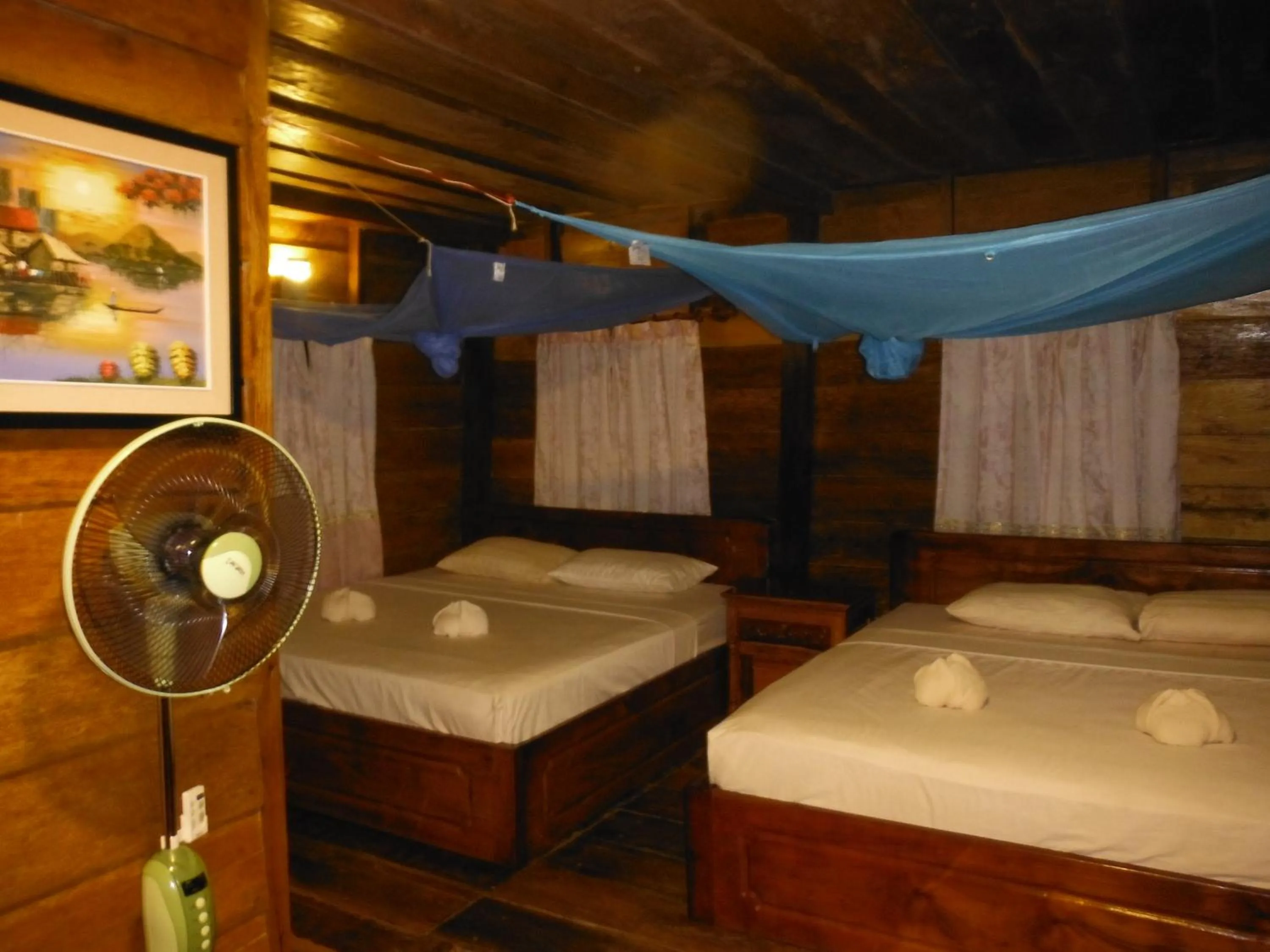 Shower, Bed in Coconutbeach Bungalows