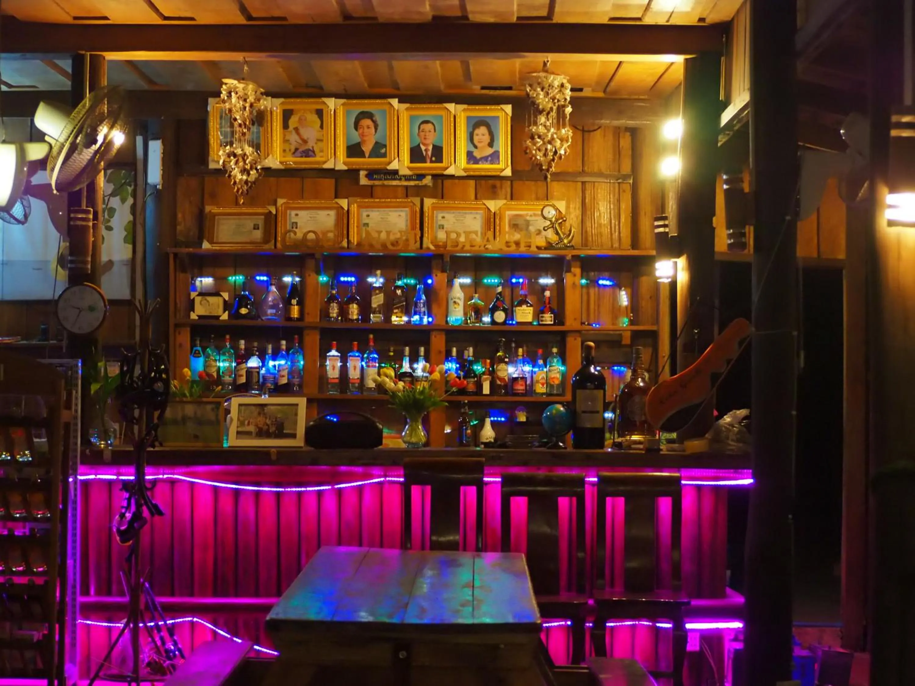 Restaurant/places to eat in Coconutbeach Bungalows