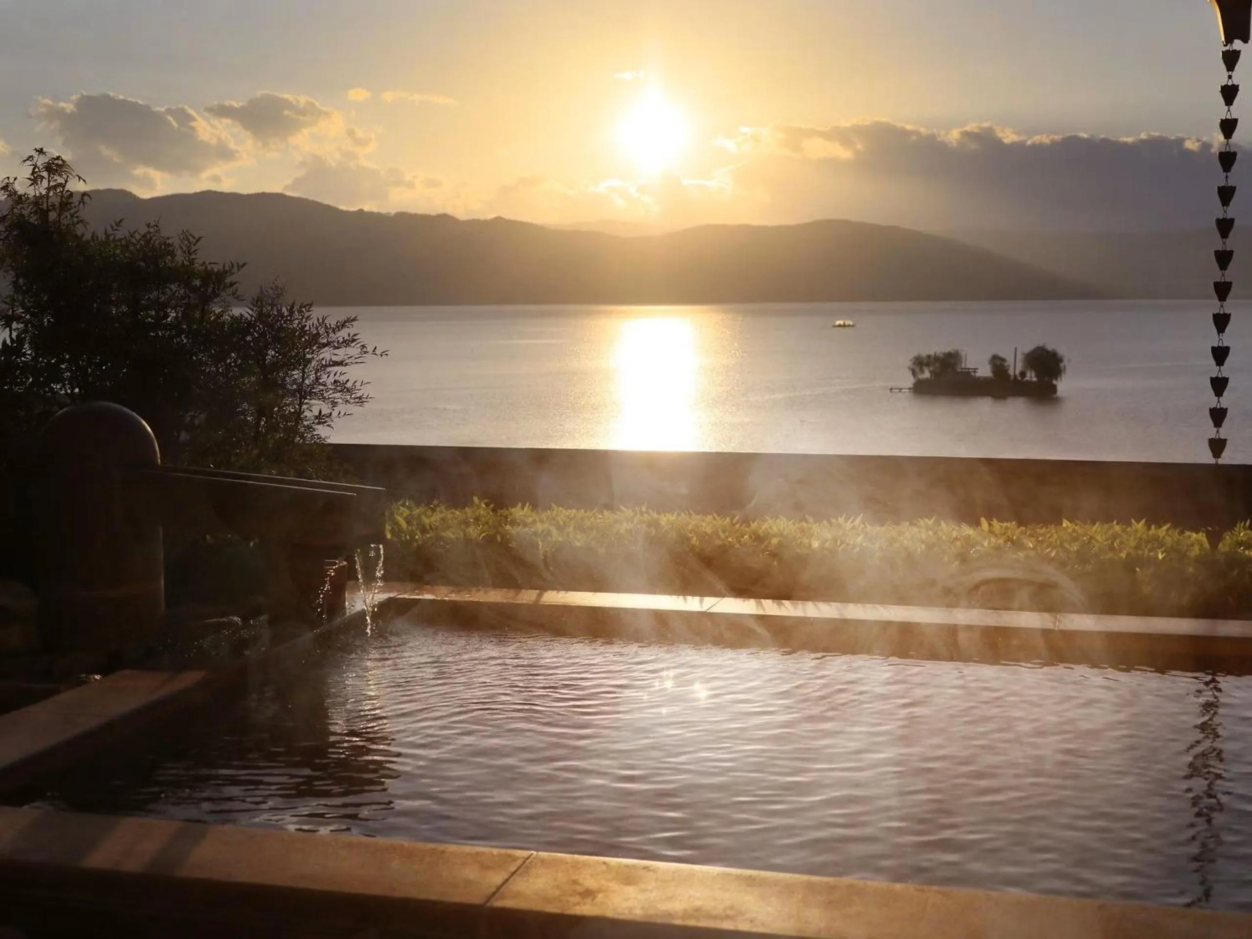 Hot Spring Bath in Suhaku