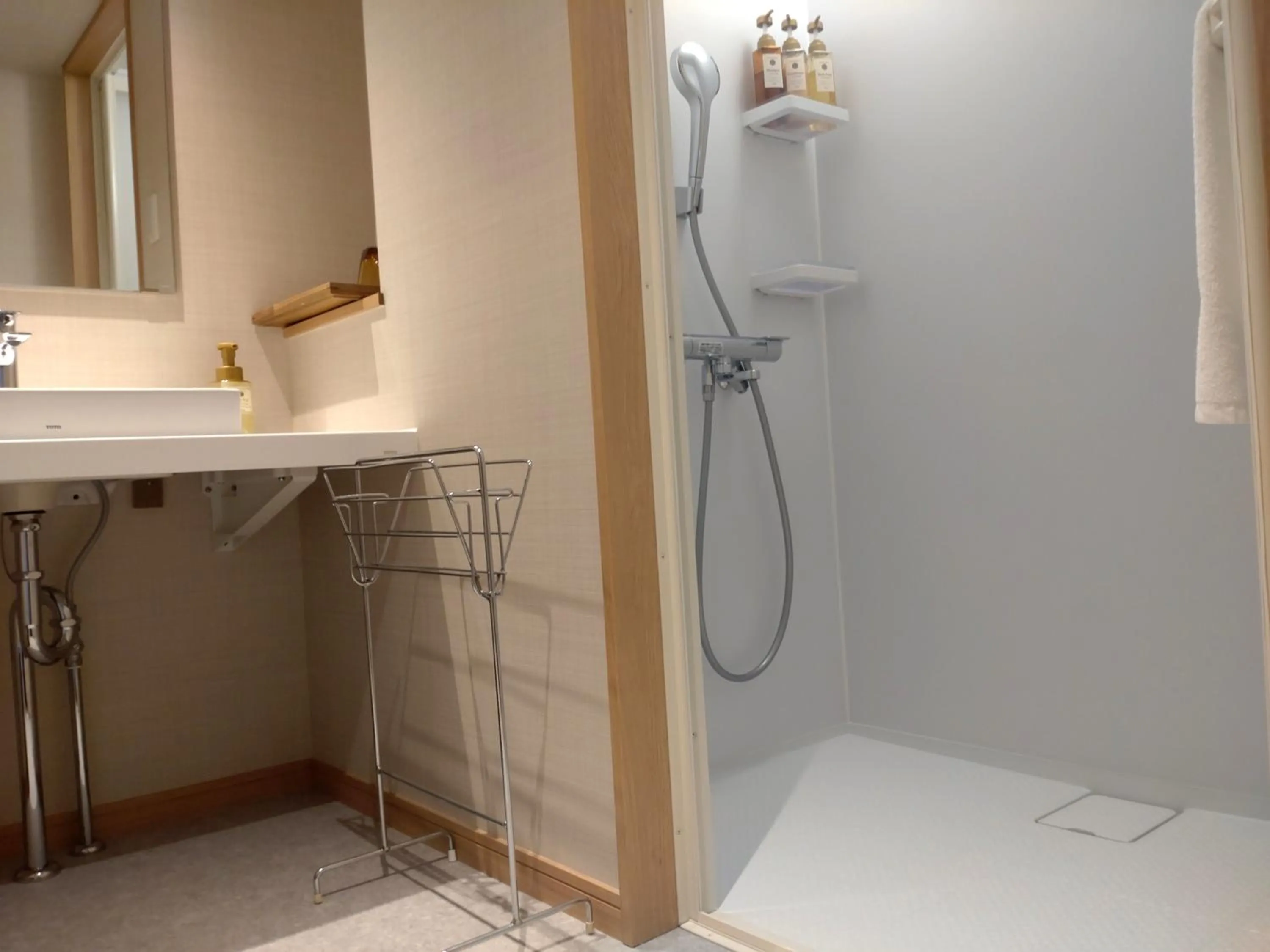 Shower in Suhaku