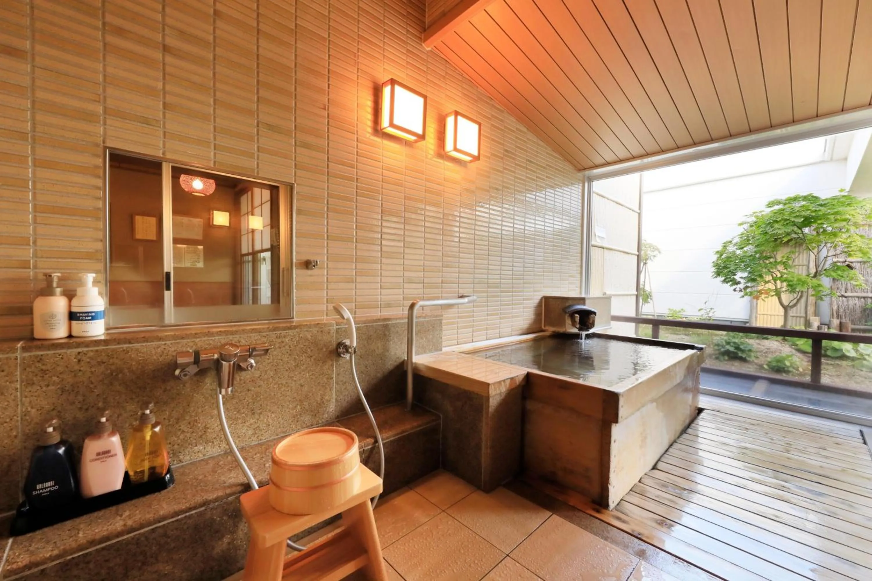 Hot Spring Bath in Suhaku