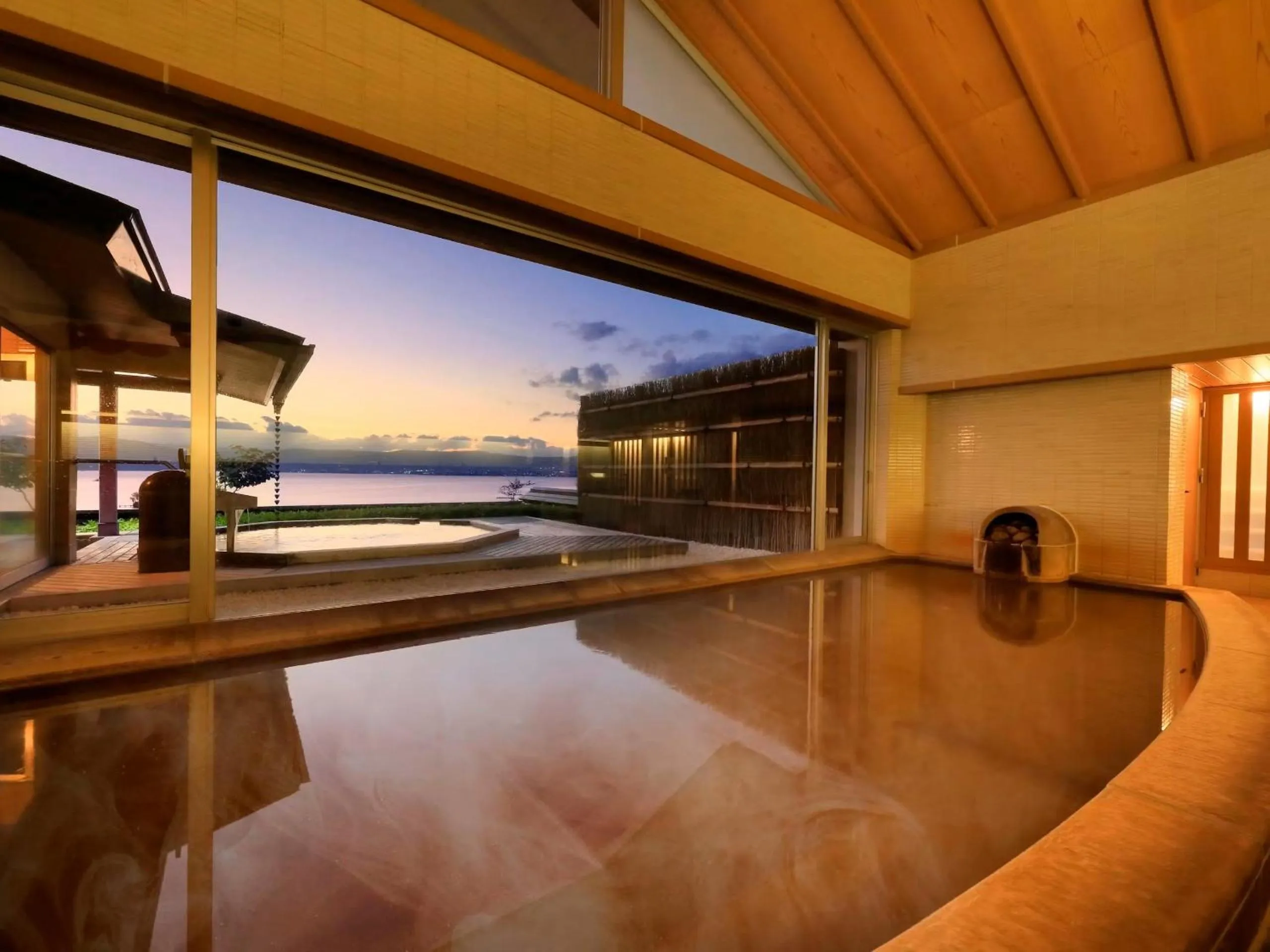 Hot Spring Bath in Suhaku
