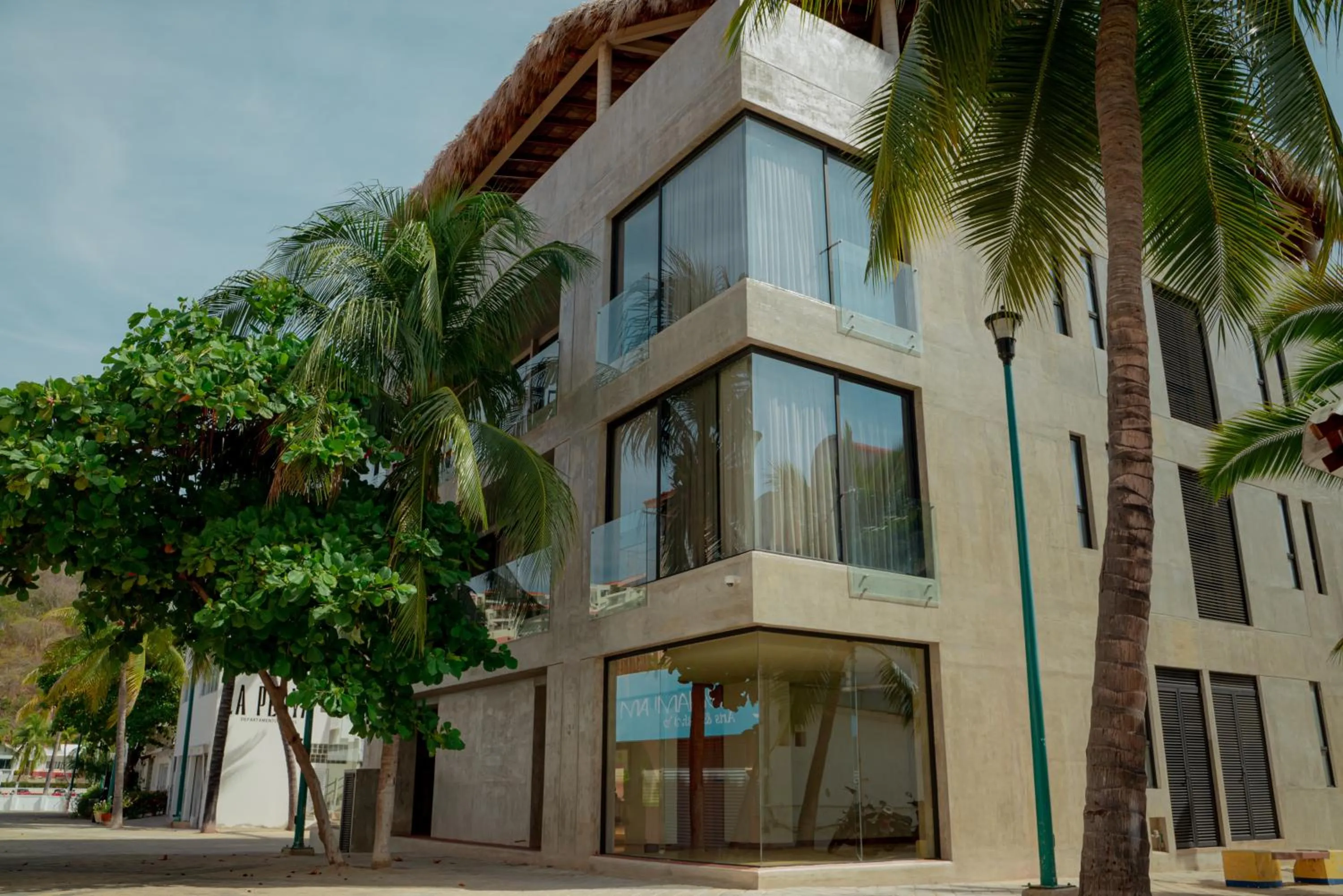 Property building in Unnu