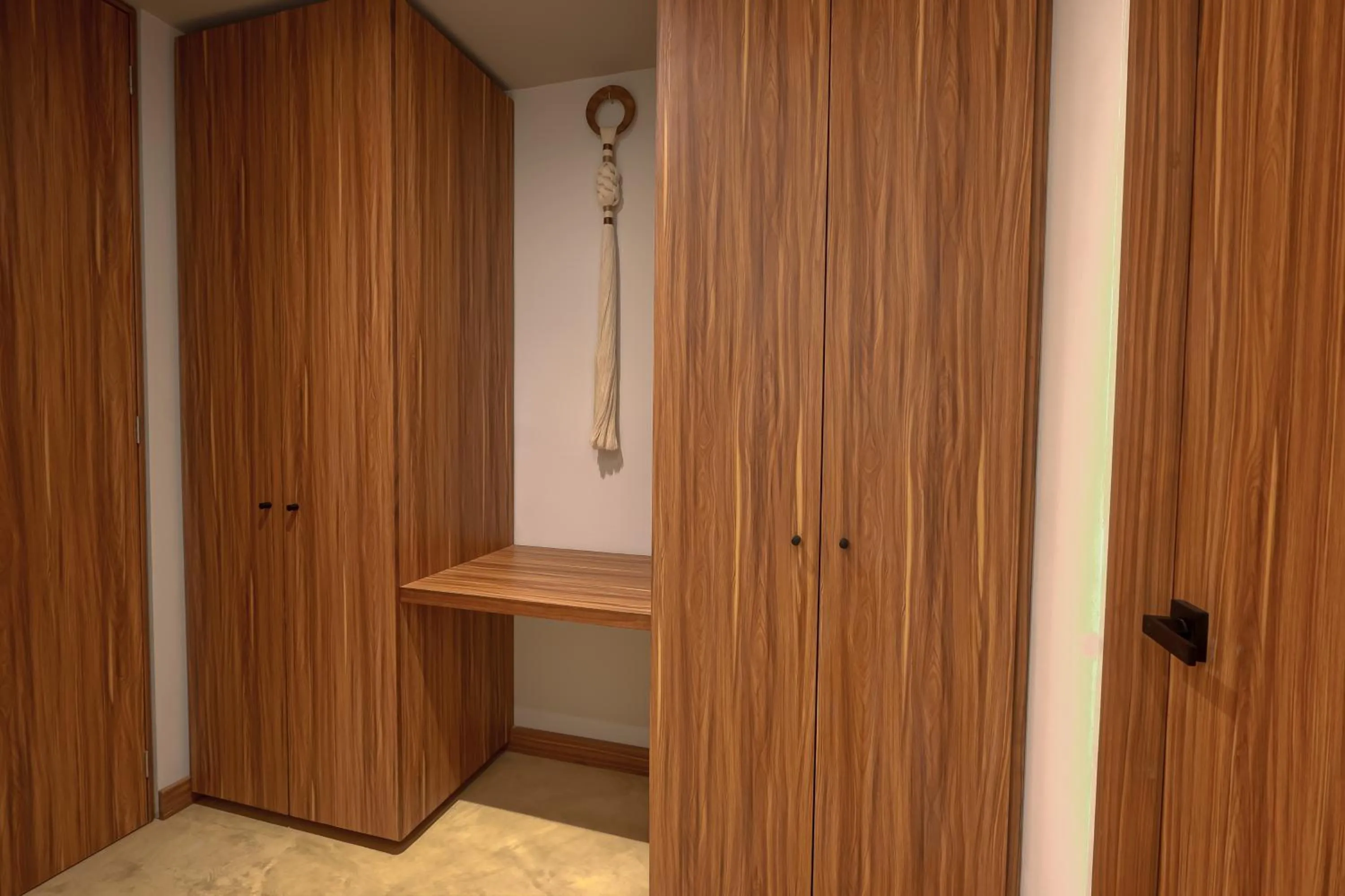 wardrobe in Unnu