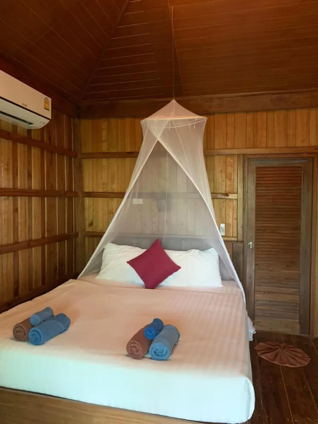 Bed in Thiwson Beach Resort - SHA Extra Plus Bed in Thiwson Beach Resort - SHA Extra Plus