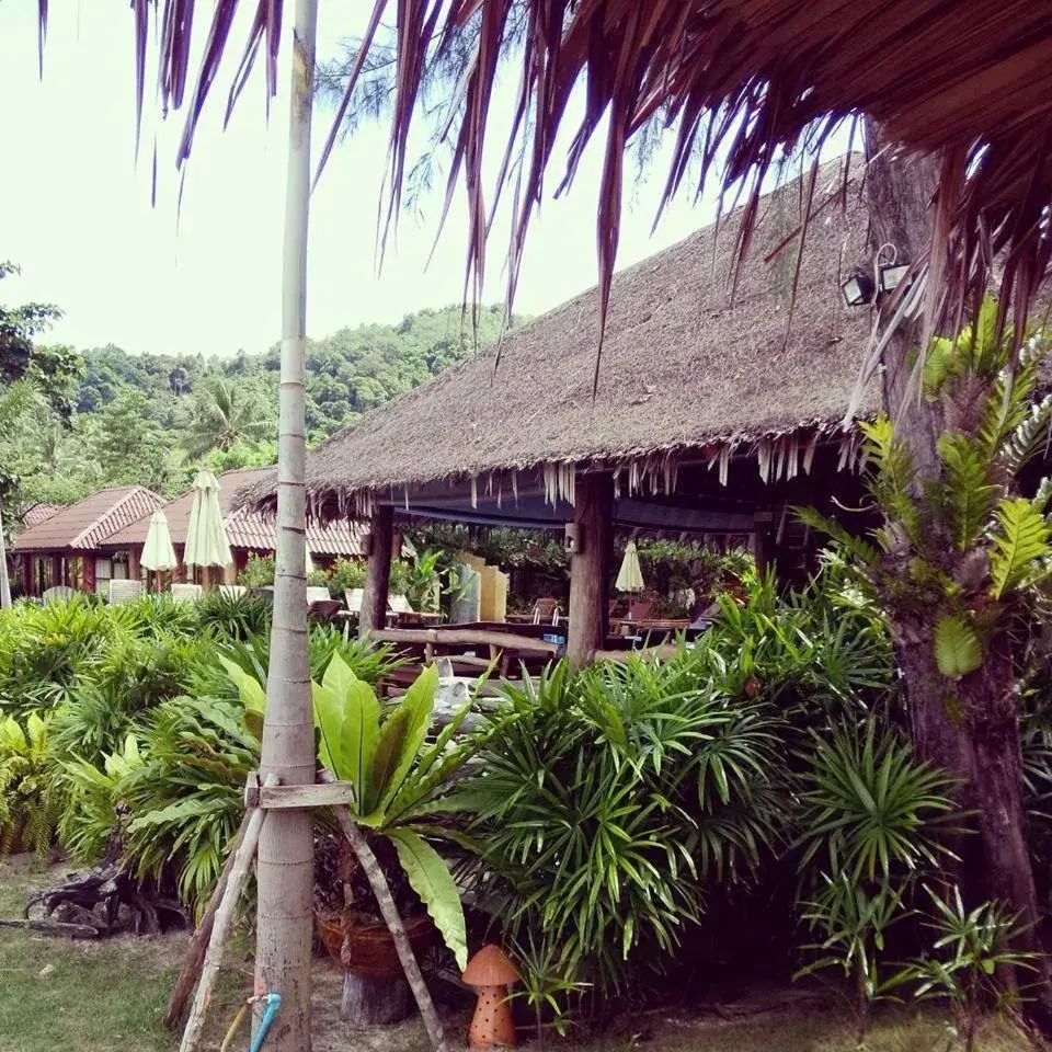 Property building in Thiwson Beach Resort - SHA Extra Plus Property building in Thiwson Beach Resort - SHA Extra Plus