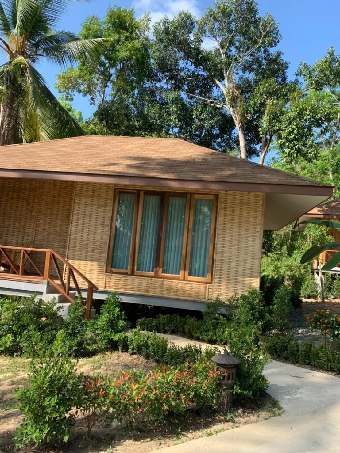 Thiwson Beach Resort - SHA Extra Plus