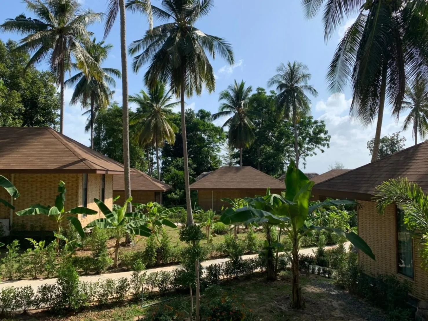 Thiwson Beach Resort - SHA Extra Plus