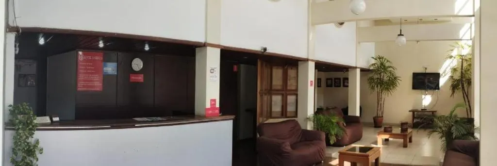 Communal lounge/ TV room in Hotel La Rocca, Goiânia