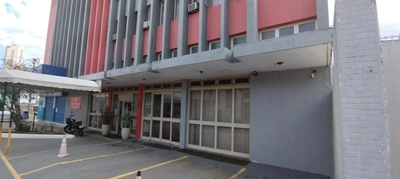 Property building in Hotel La Rocca, Goiânia