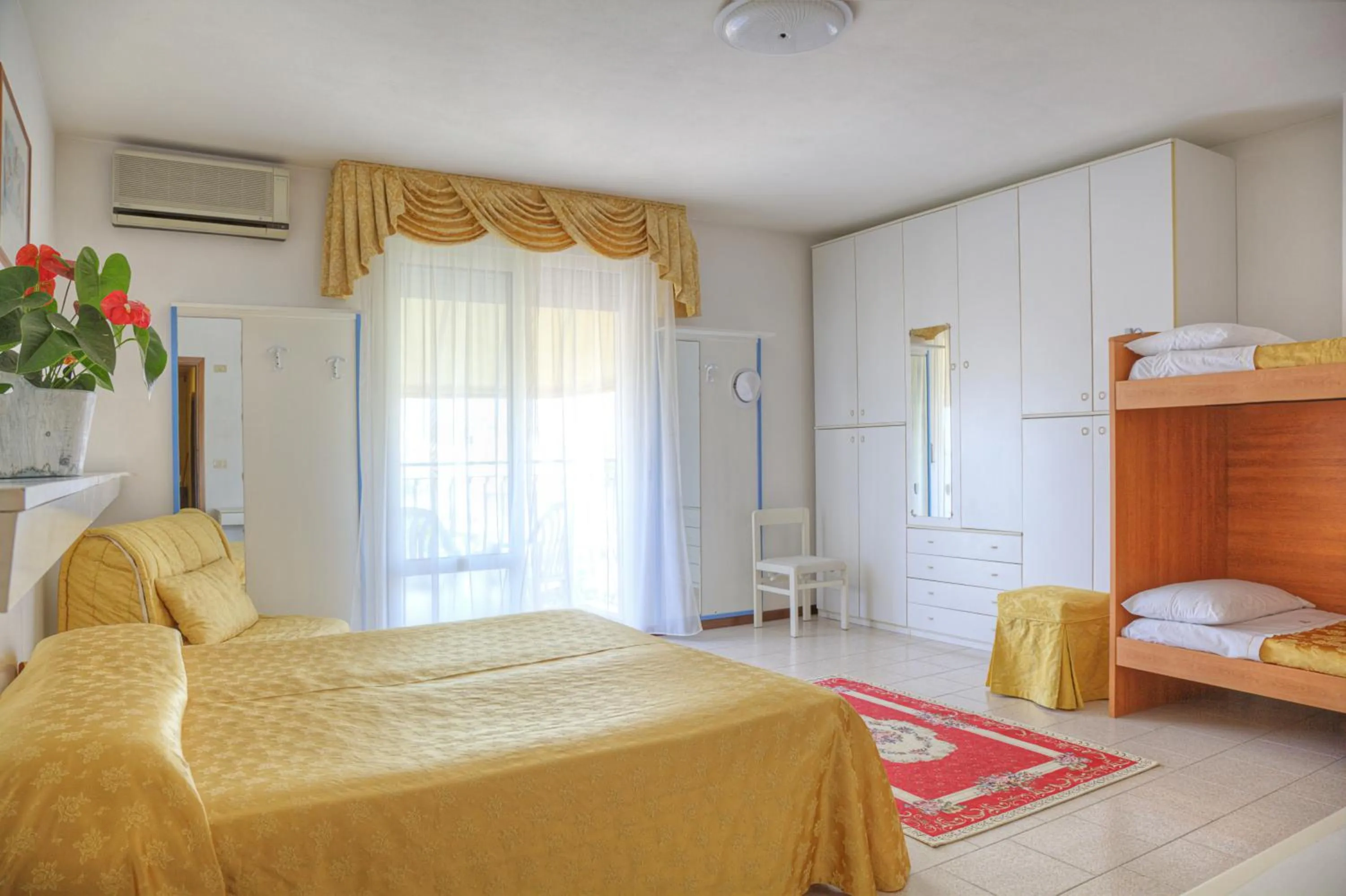 Photo of the whole room, Bed in Hotel Panama