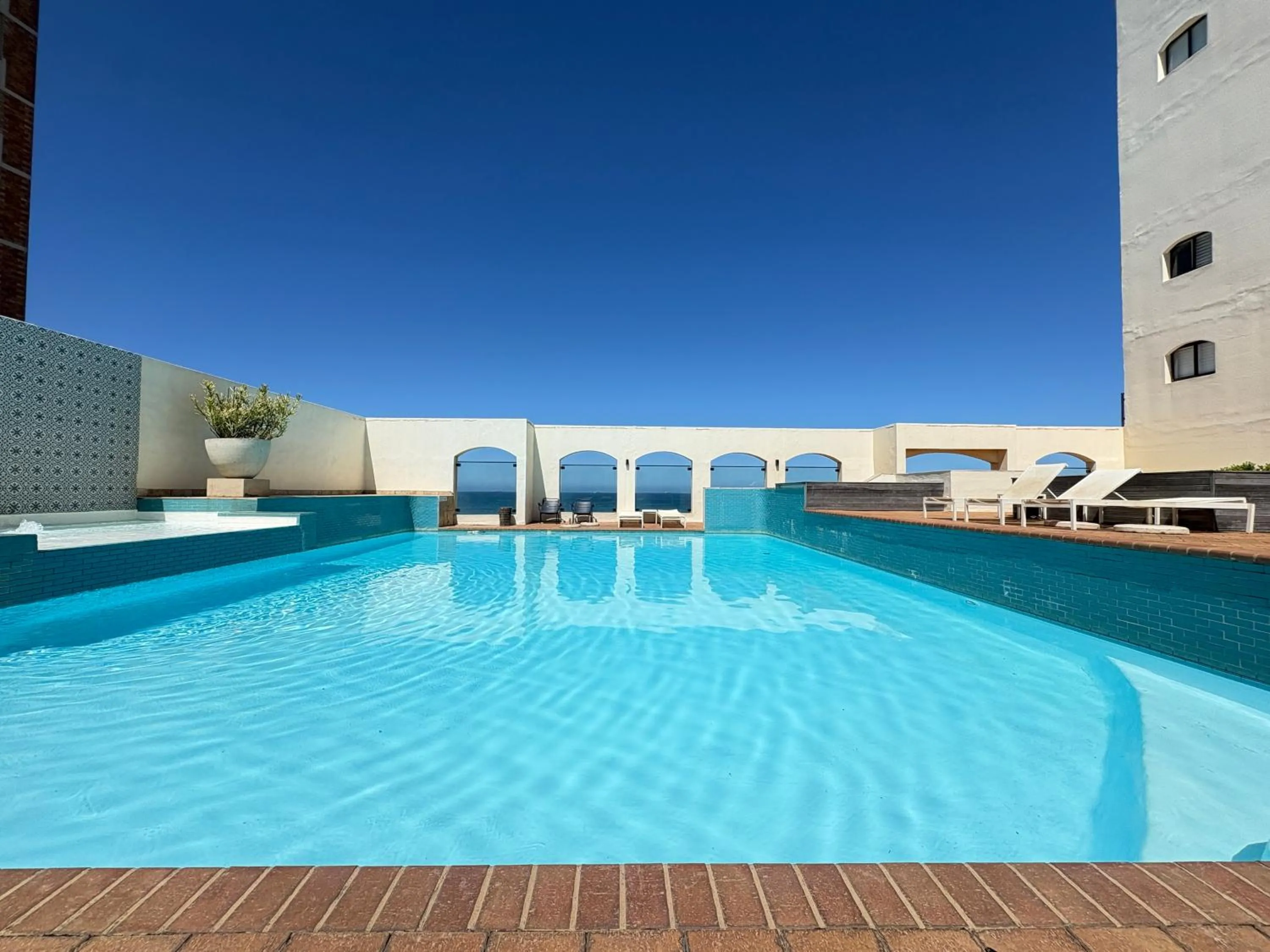 802 Bermudas - Seaviews & beach access - Modern 3BR