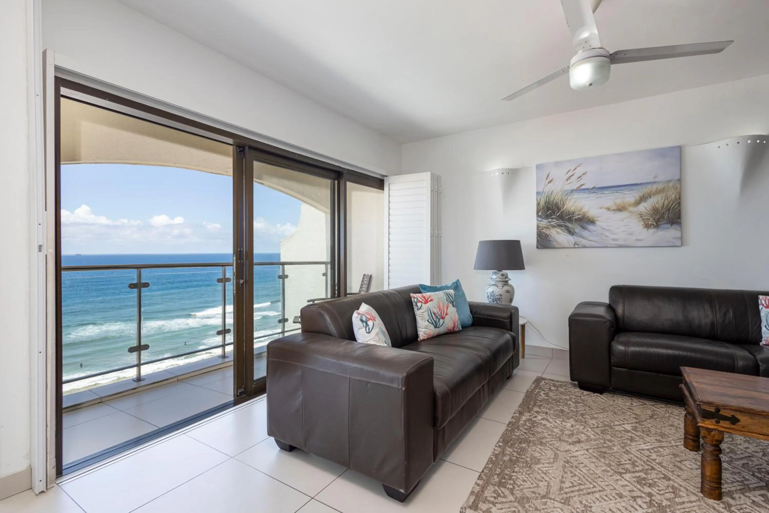 802 Bermudas - Seaviews & beach access - Modern 3BR