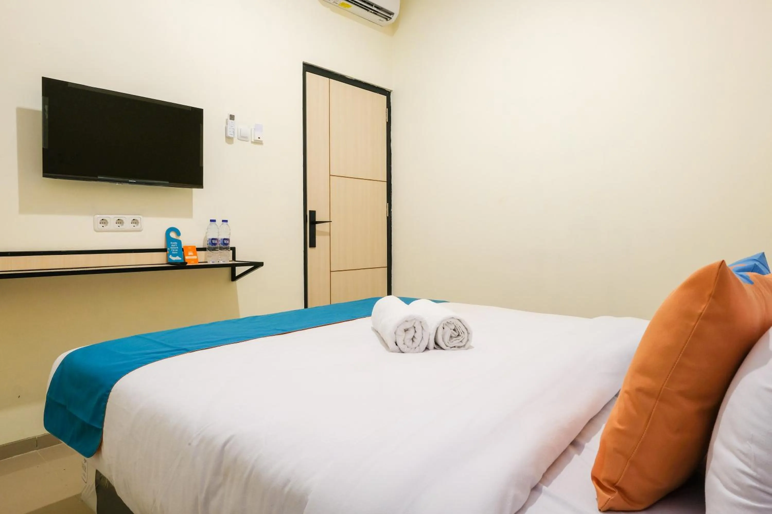 TV and multimedia, Bed in Sans Hotel Beskalan Malioboro