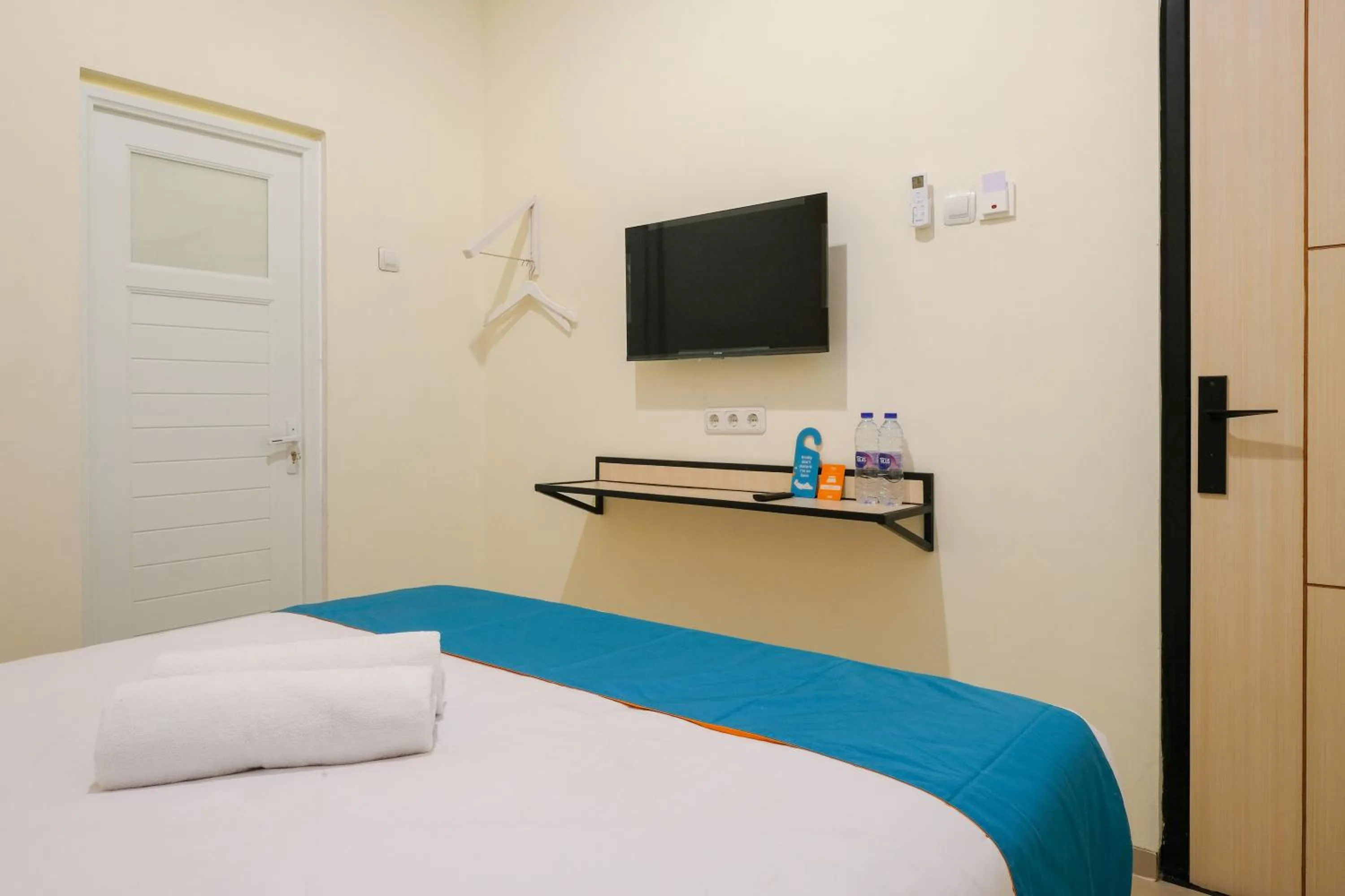 TV and multimedia, Bed in Sans Hotel Beskalan Malioboro