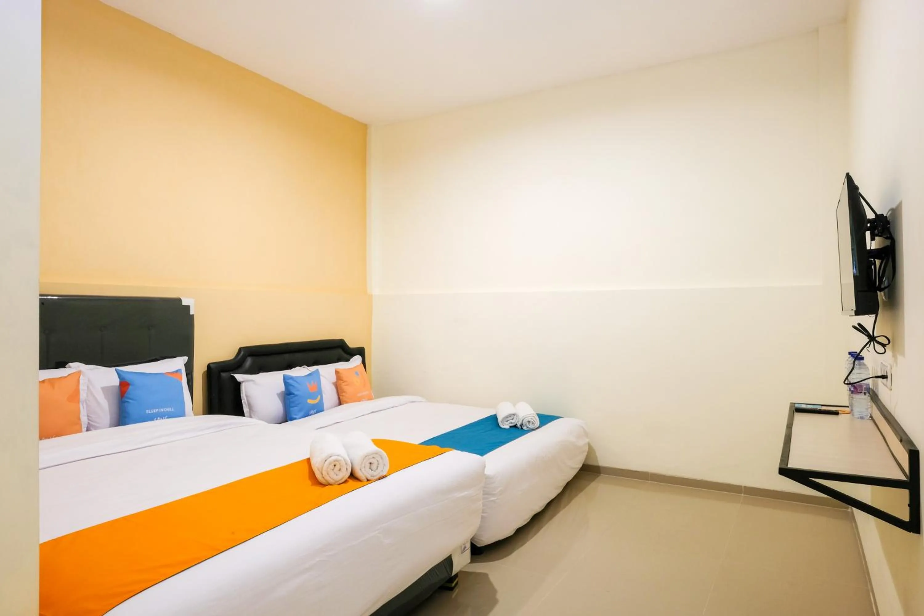 Bedroom, Bed in Sans Hotel Beskalan Malioboro