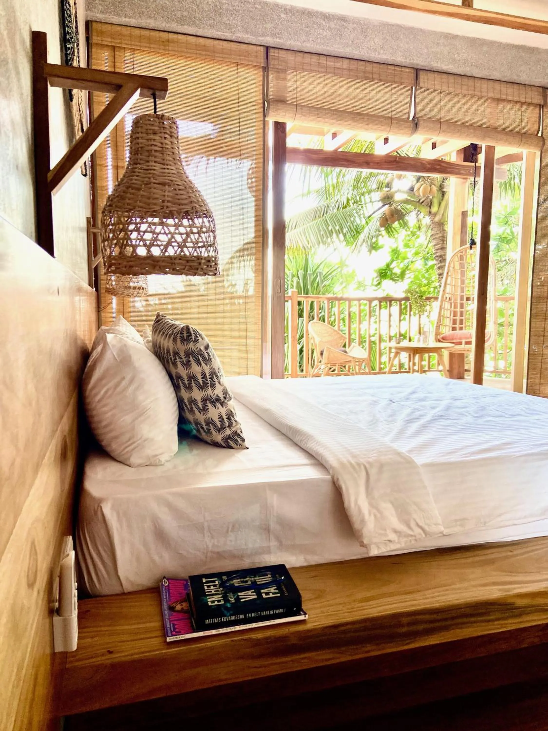 Balcony/Terrace, Bed in Coast 67 Boutique Hotel