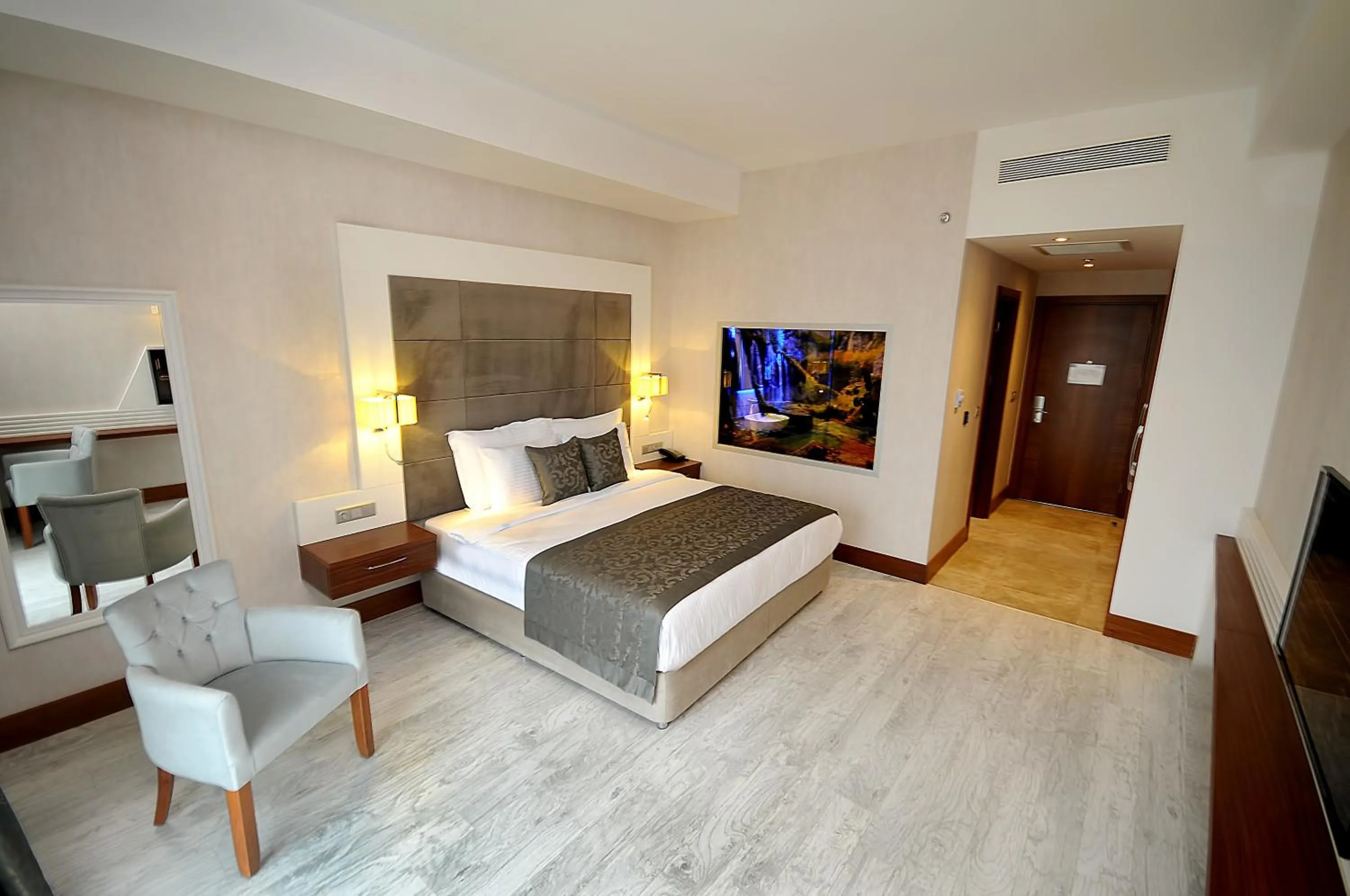 Bedroom, Bed in Elite Hotels Darica Spa & Convention Center