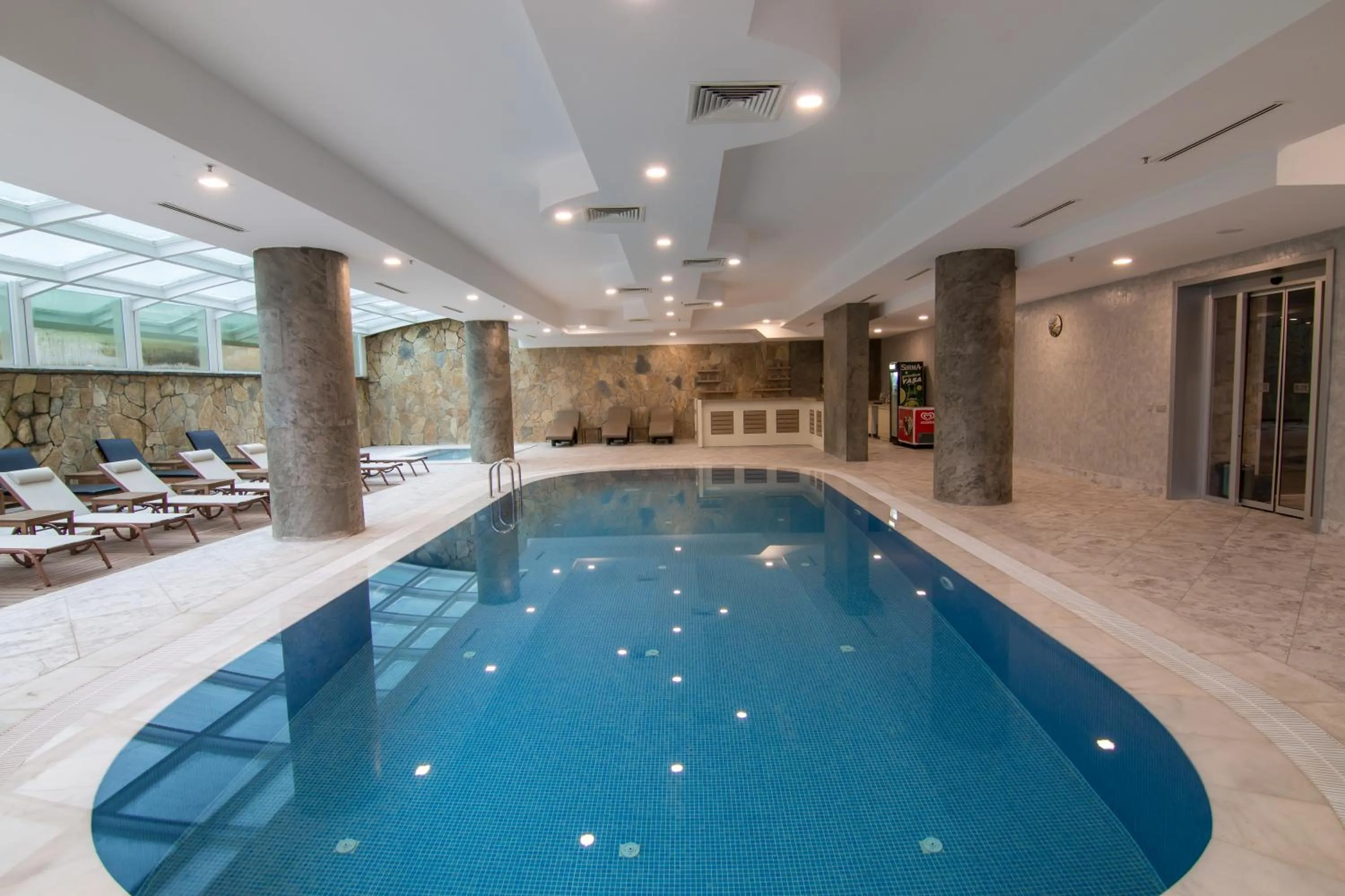 Swimming pool in Elite Hotels Darica Spa & Convention Center