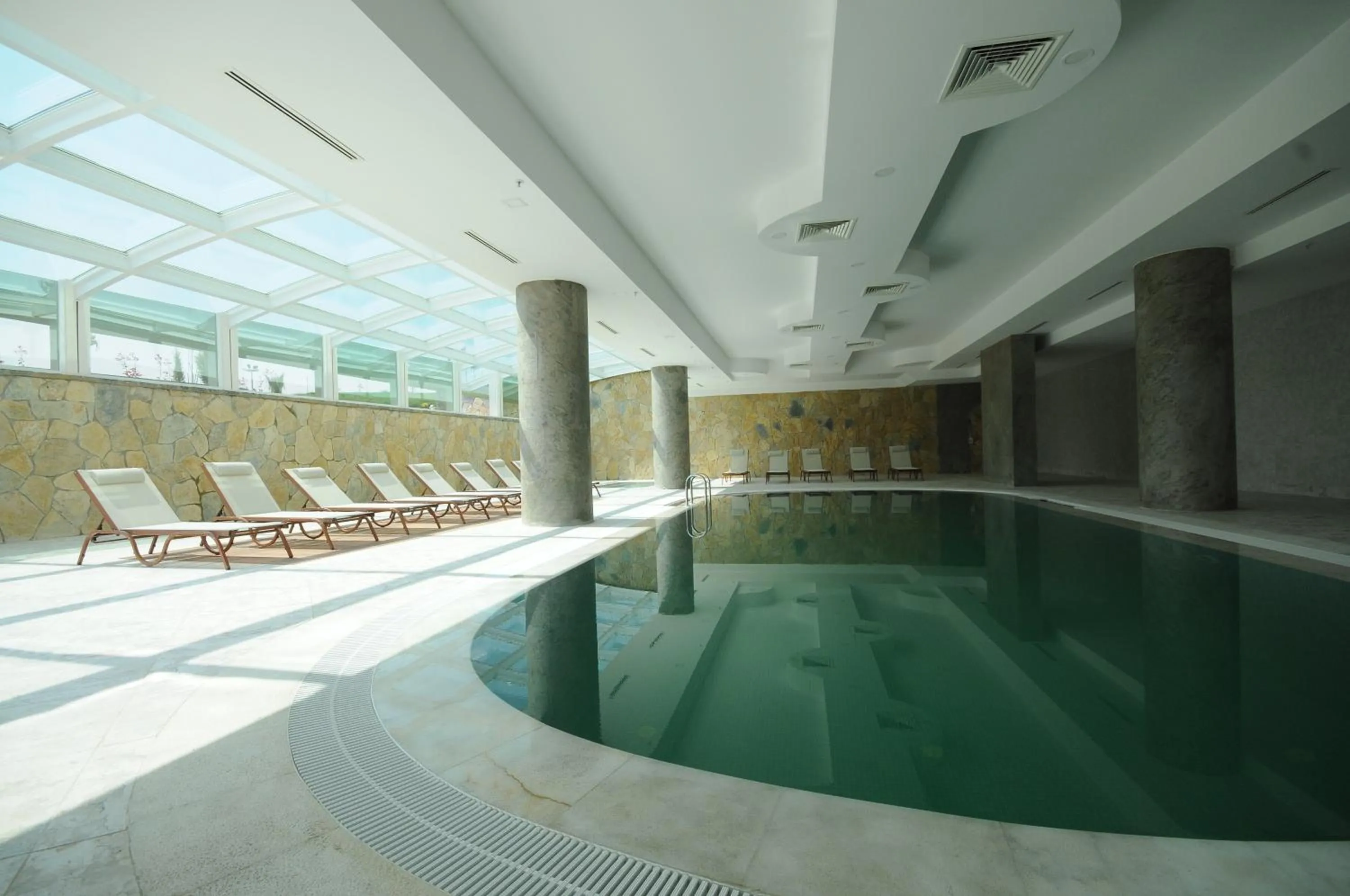 Swimming pool in Elite Hotels Darica Spa & Convention Center