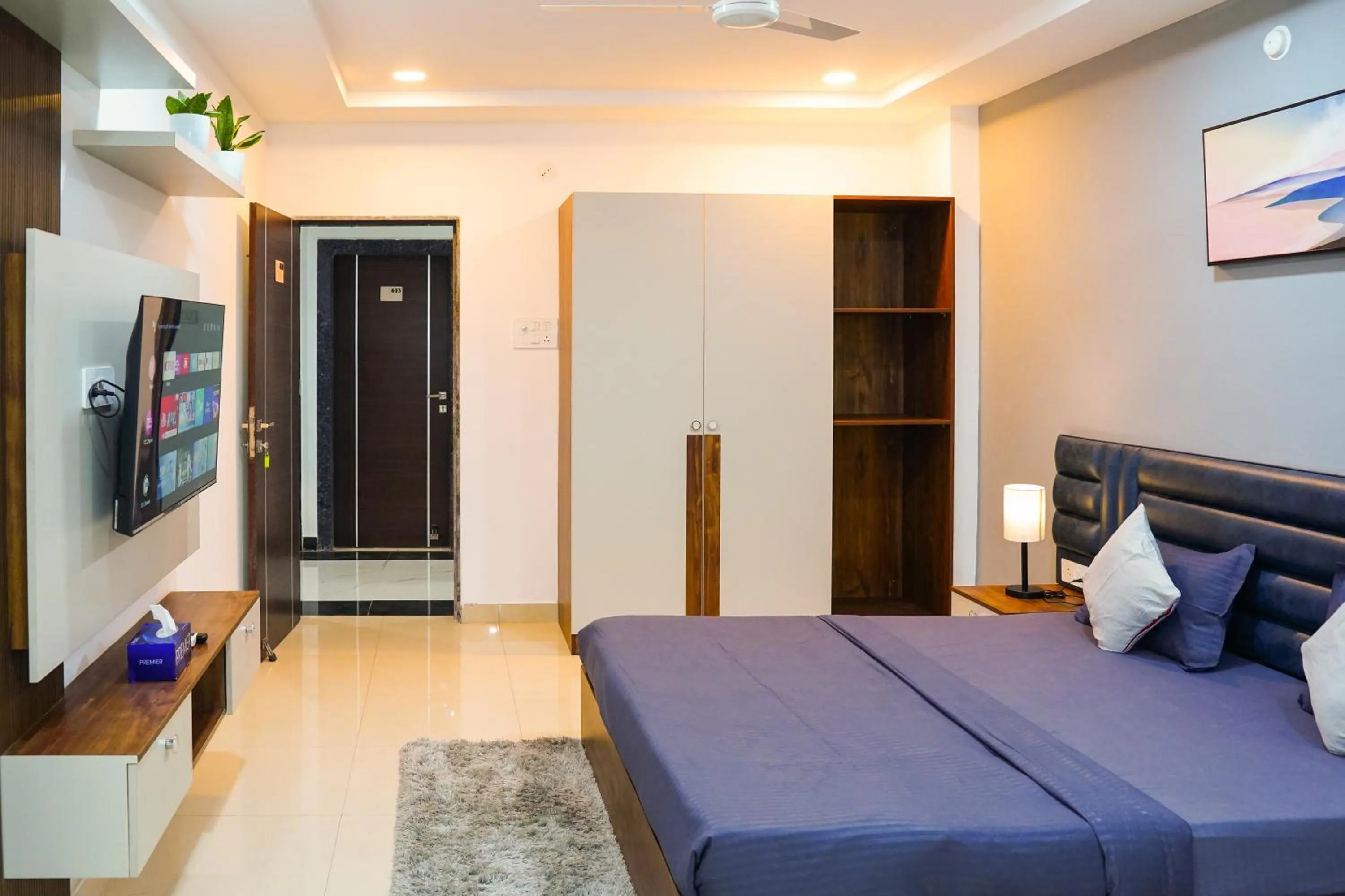 Bed in Housr 78 Madhapur Hitech City Near Yashoda Hospital