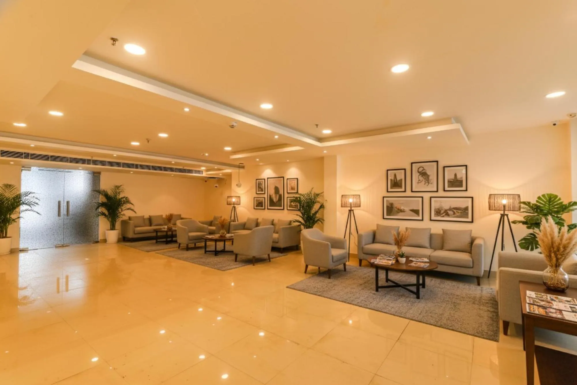 FabHotel Rachna Palace and Banquets - Nr Lekhraj Metro Station