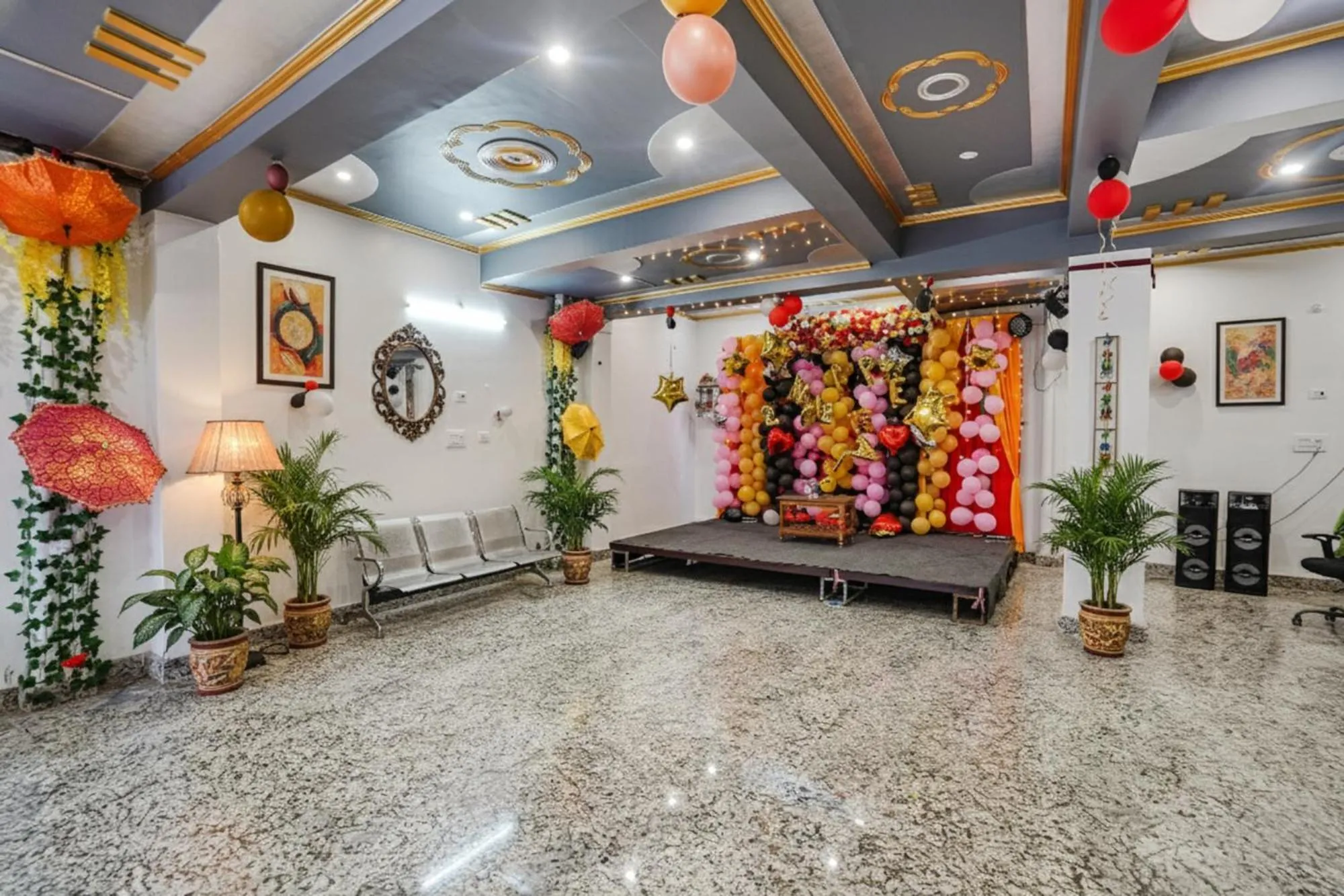 FabHotel Raghav Raj Inn - Nr Bharat Kala Bhavan