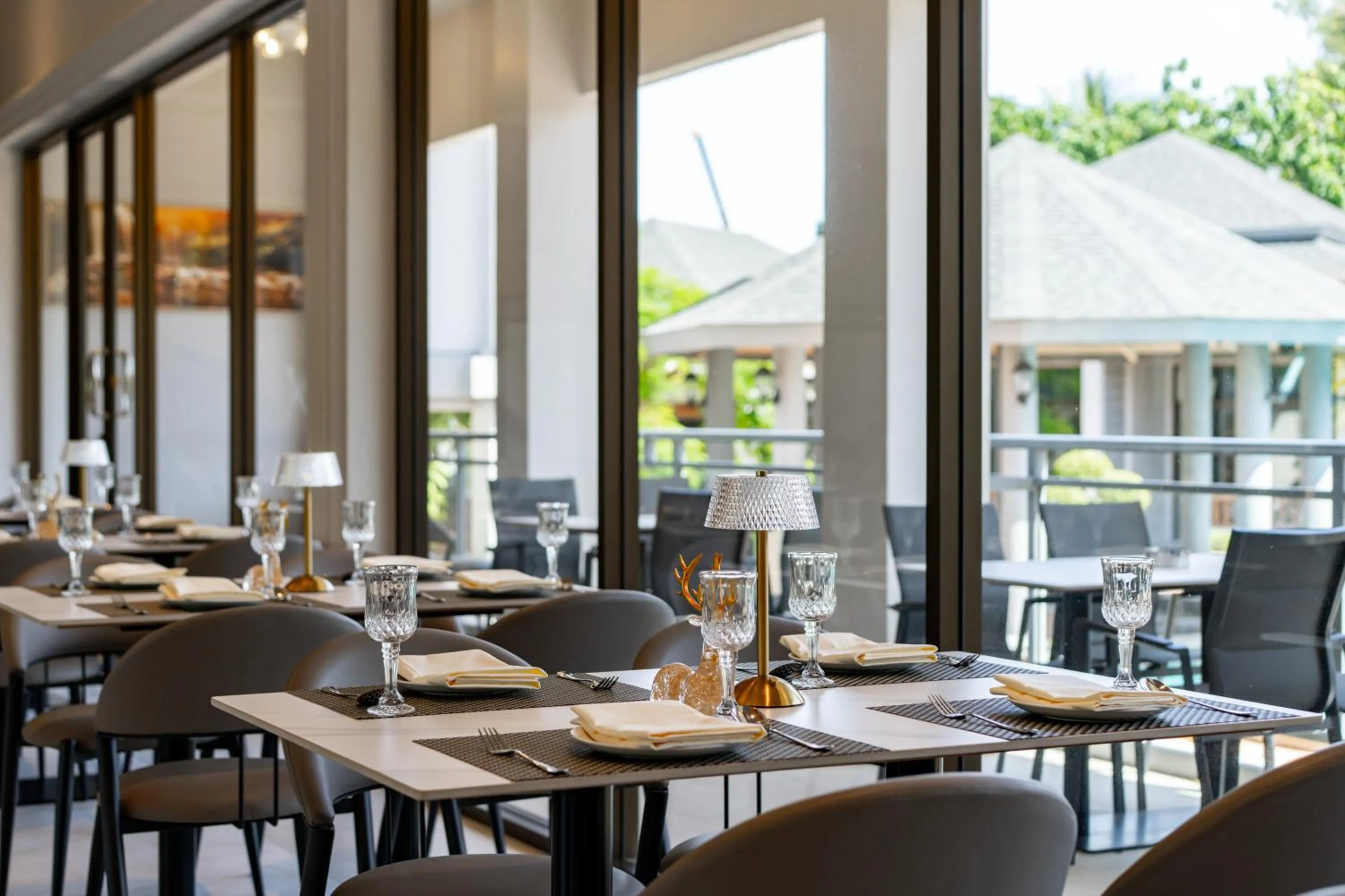 Restaurant/places to eat in AZ Sunrise Resort & Fitness Club