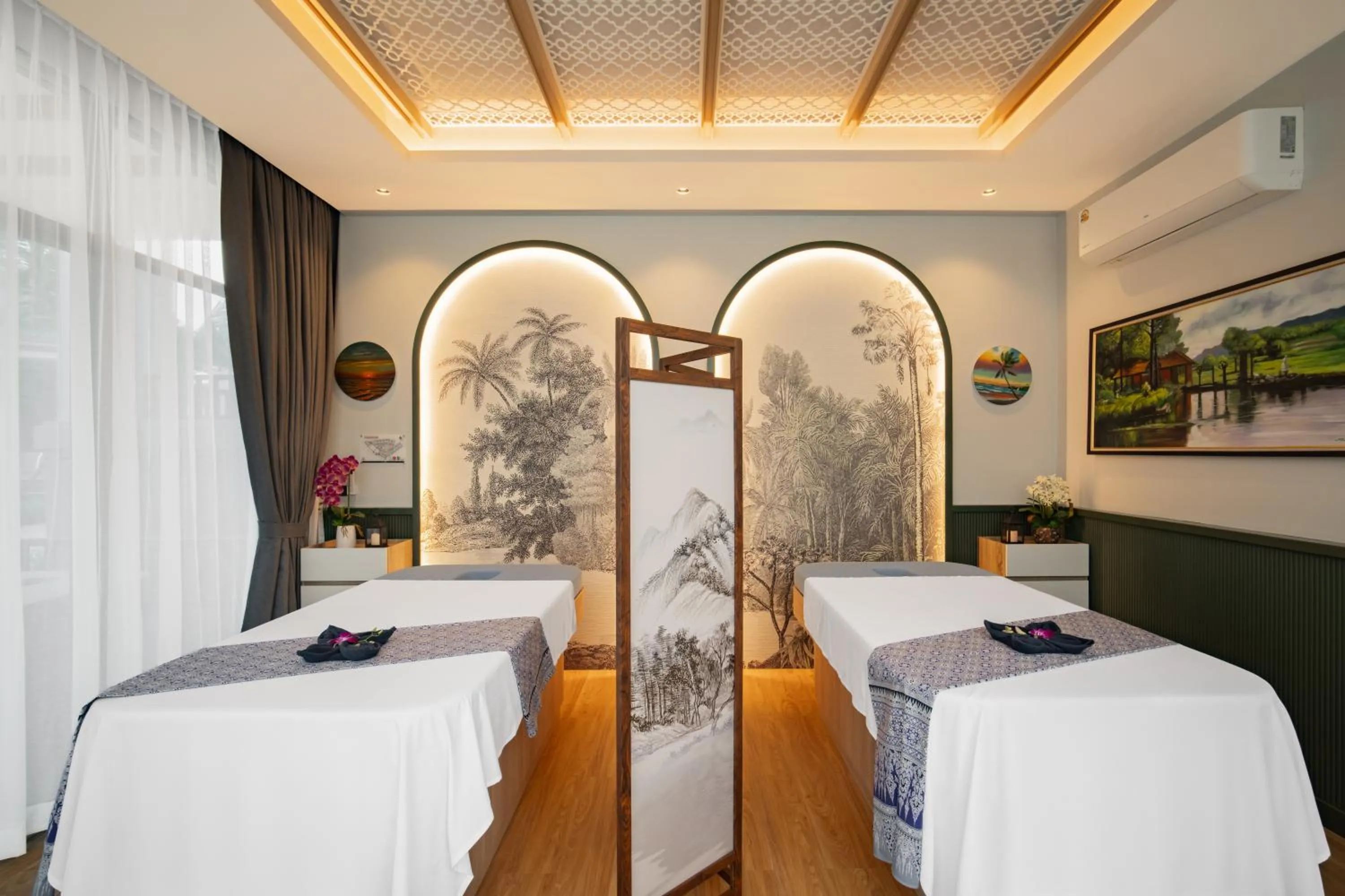 Bed in AZ Sunrise Resort & Fitness Club