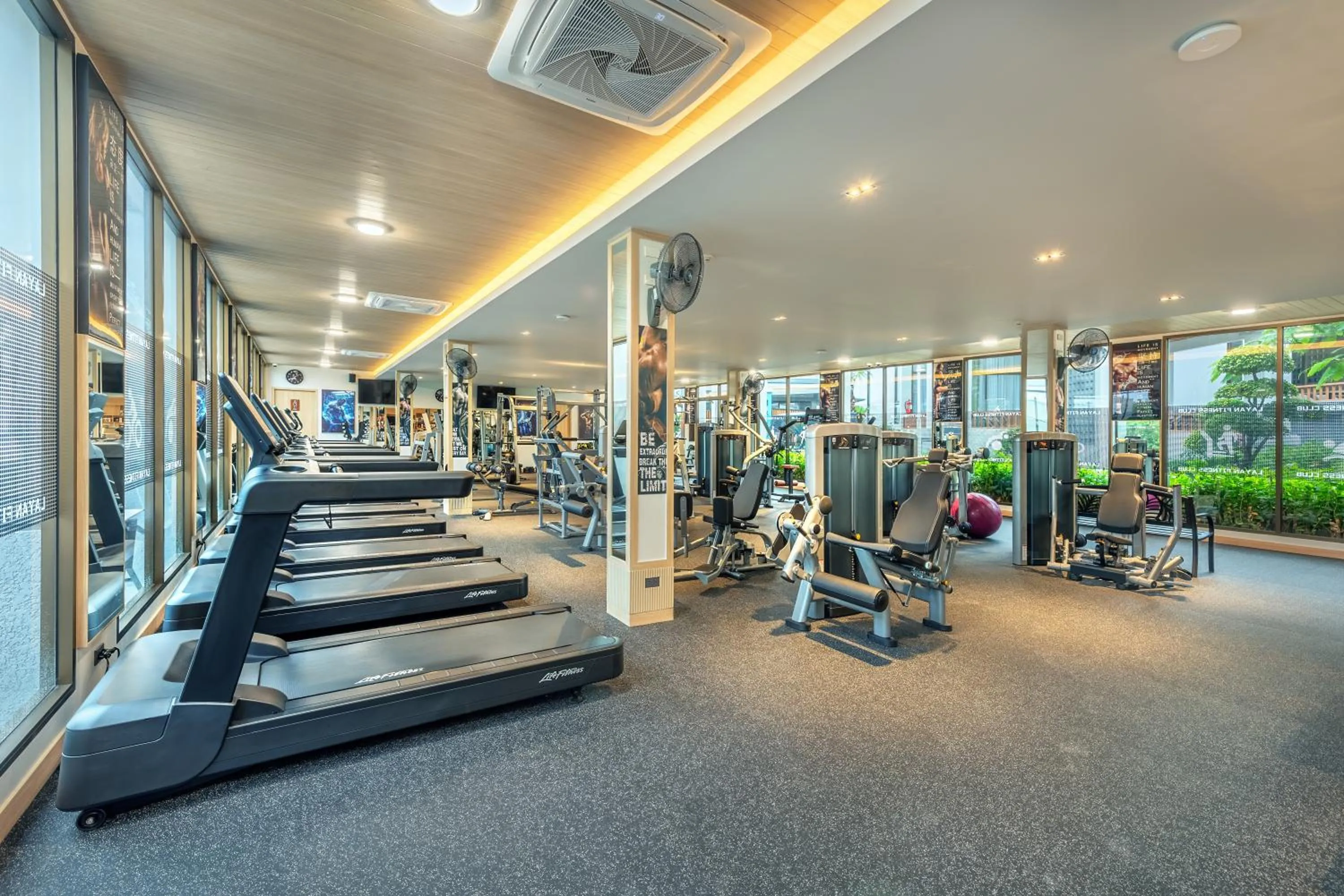 Fitness centre/facilities in AZ Sunrise Resort & Fitness Club