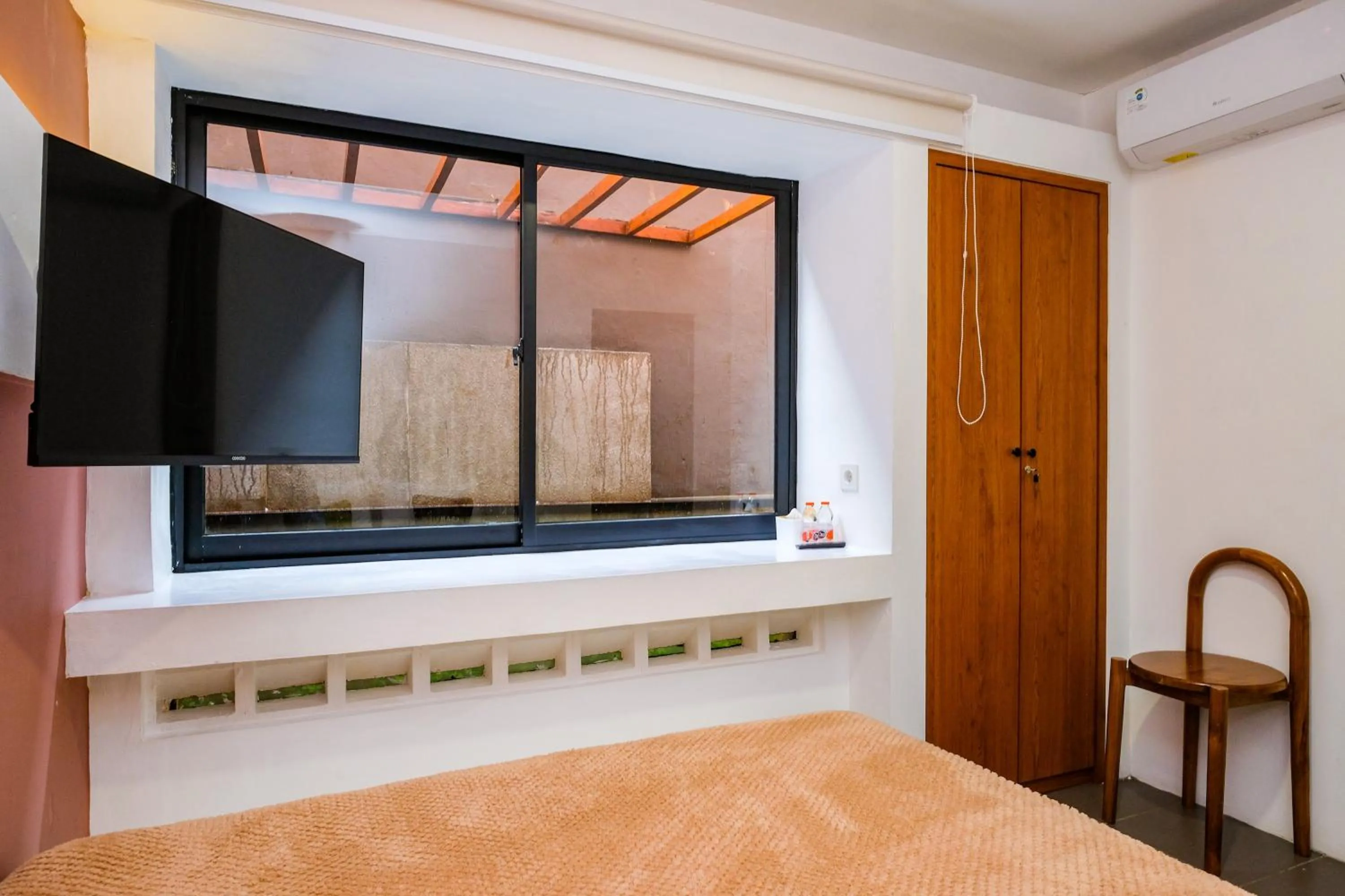 Bed in Urbanview Syariah Soul Sanctuary near Stasiun Purwokerto