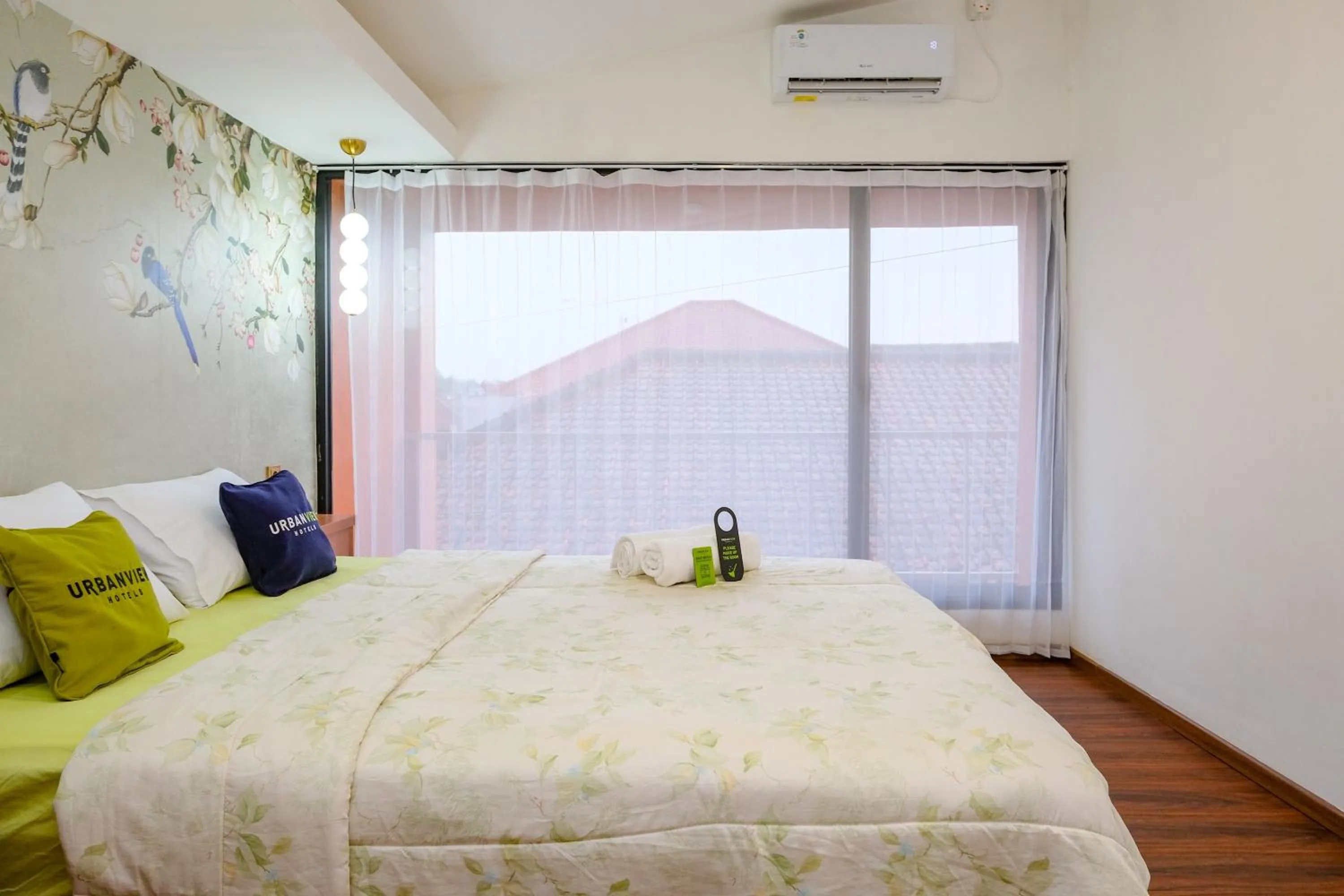 Bed in Urbanview Syariah Soul Sanctuary near Stasiun Purwokerto